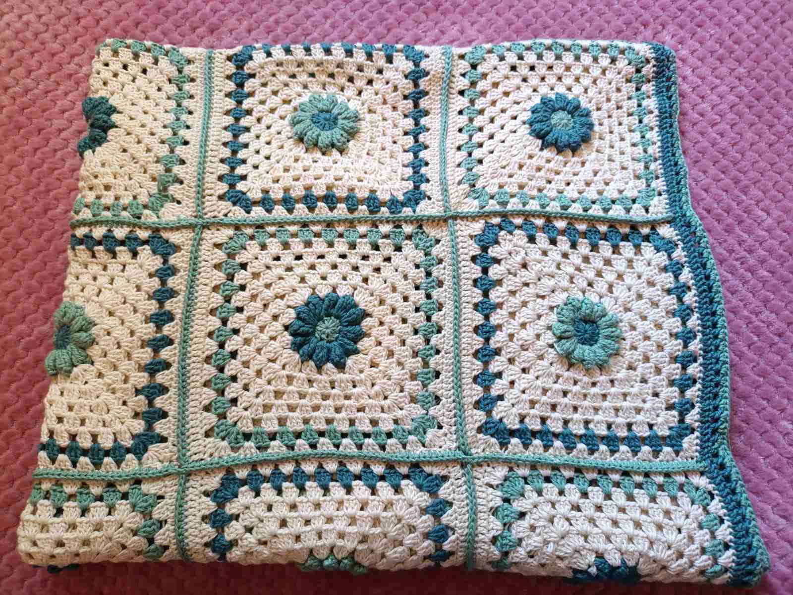 Cobertor tejido a crochet - miniatura 3