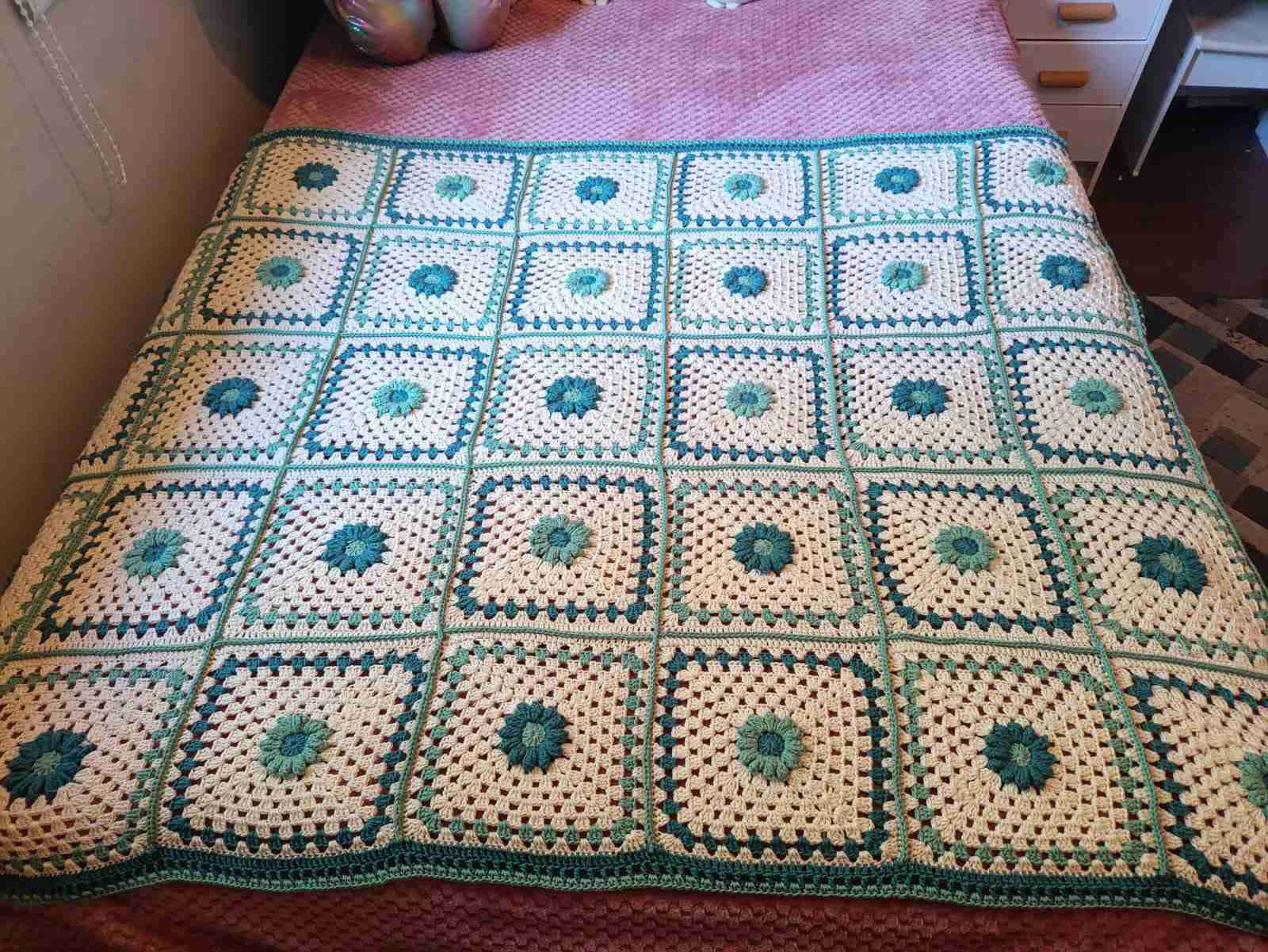 Cobertor tejido a crochet - miniatura 4