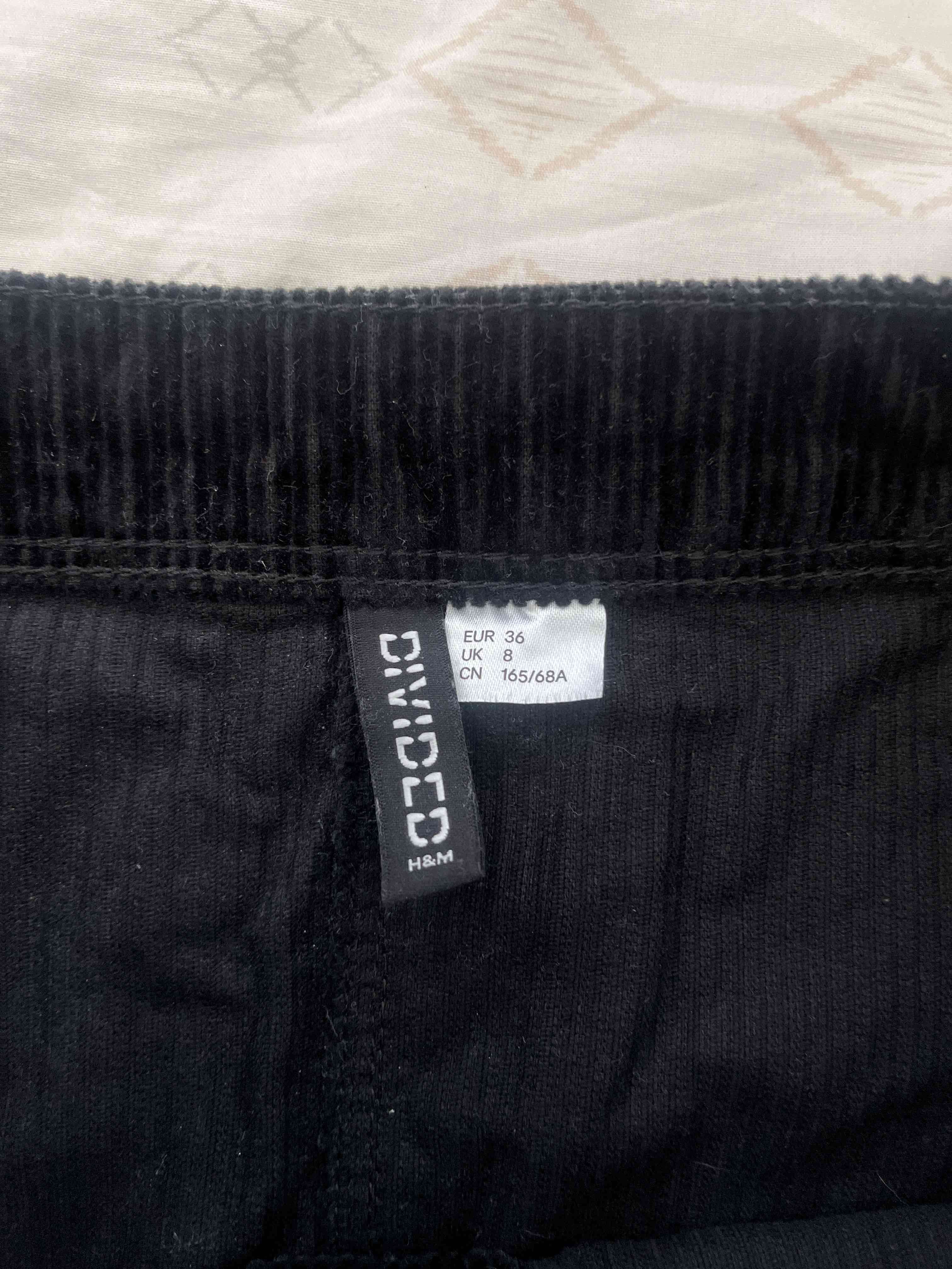 Falda de pana negra con botones - miniatura 2