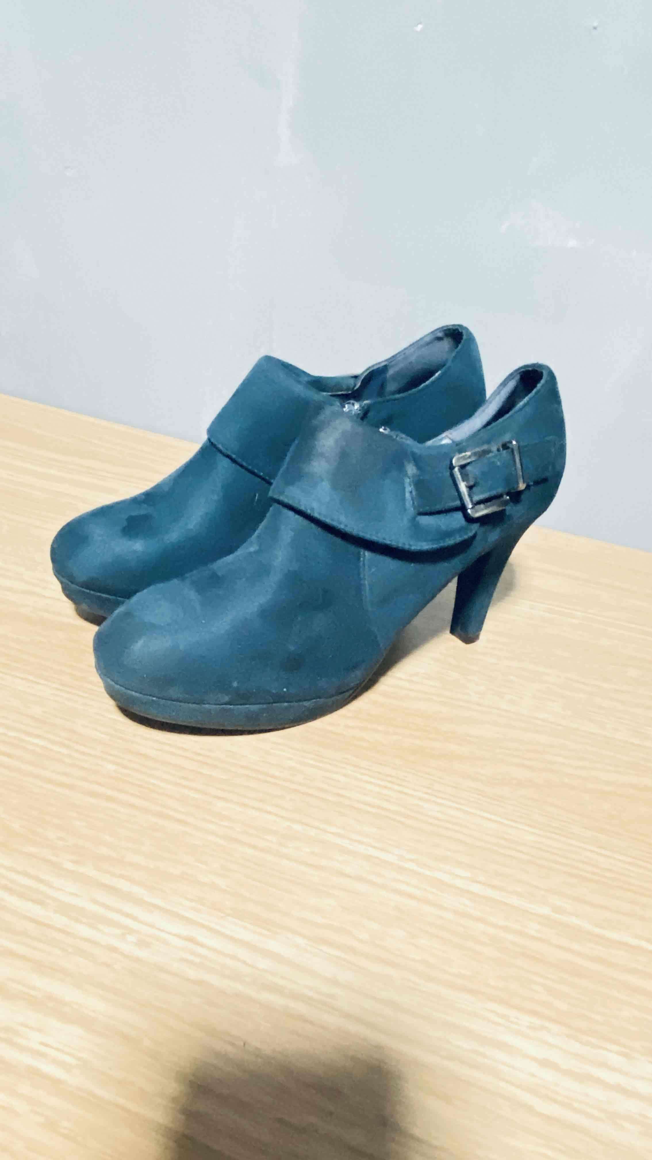 Tacones altos azules con hebilla - miniatura 1