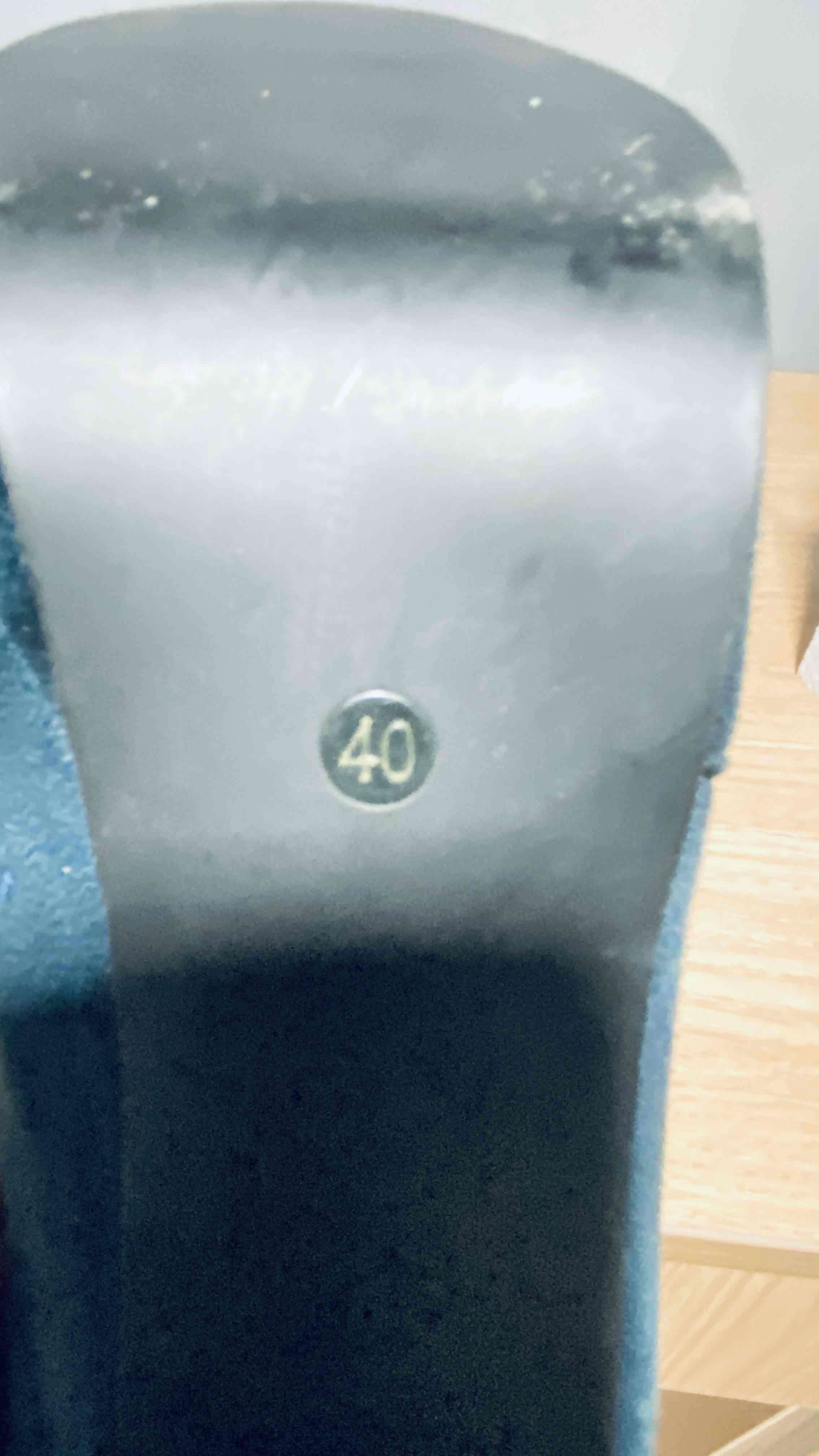 Tacones altos azules con hebilla - miniatura 2