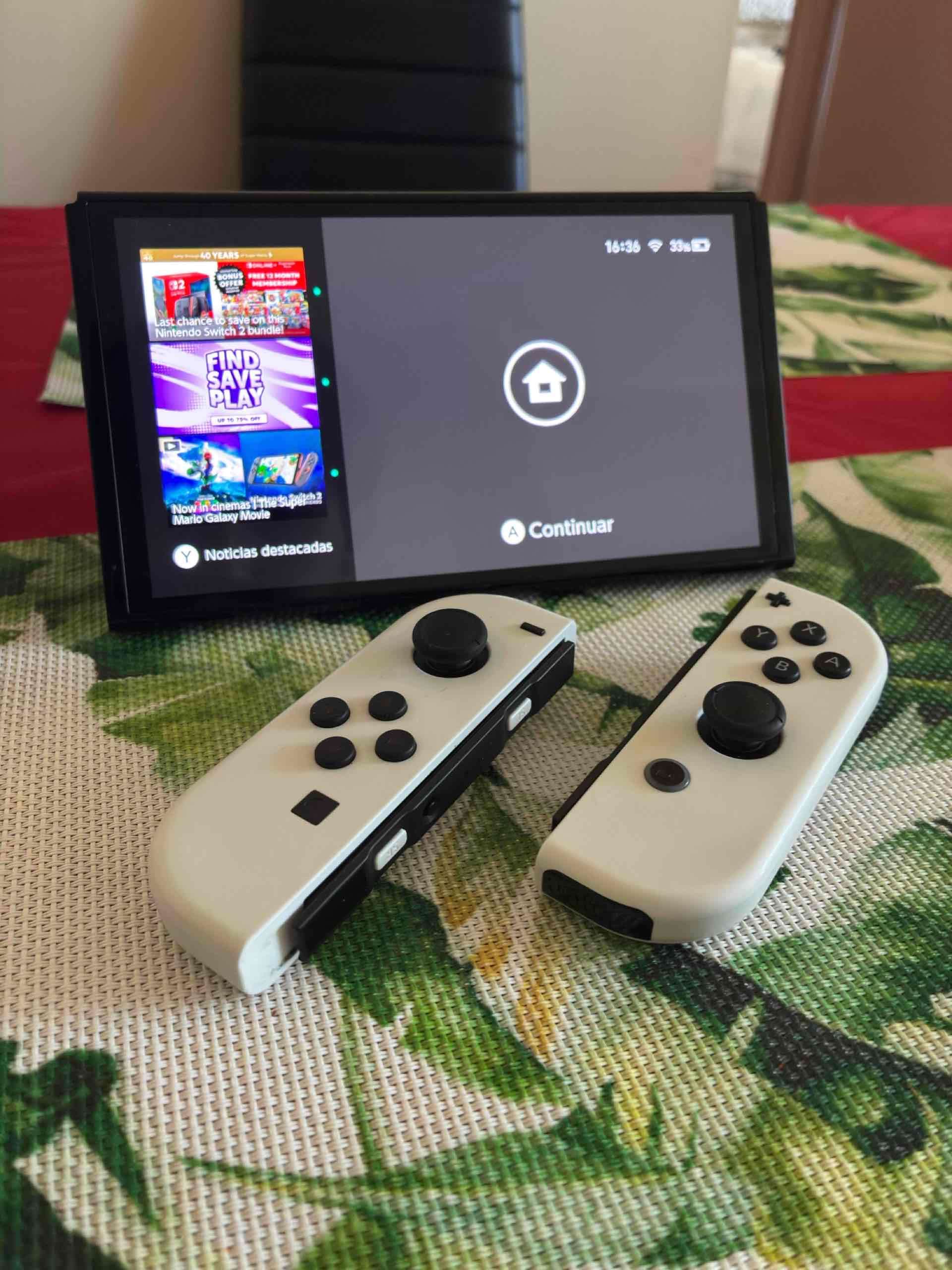 Nintendo Switch oled con caja - miniatura 2
