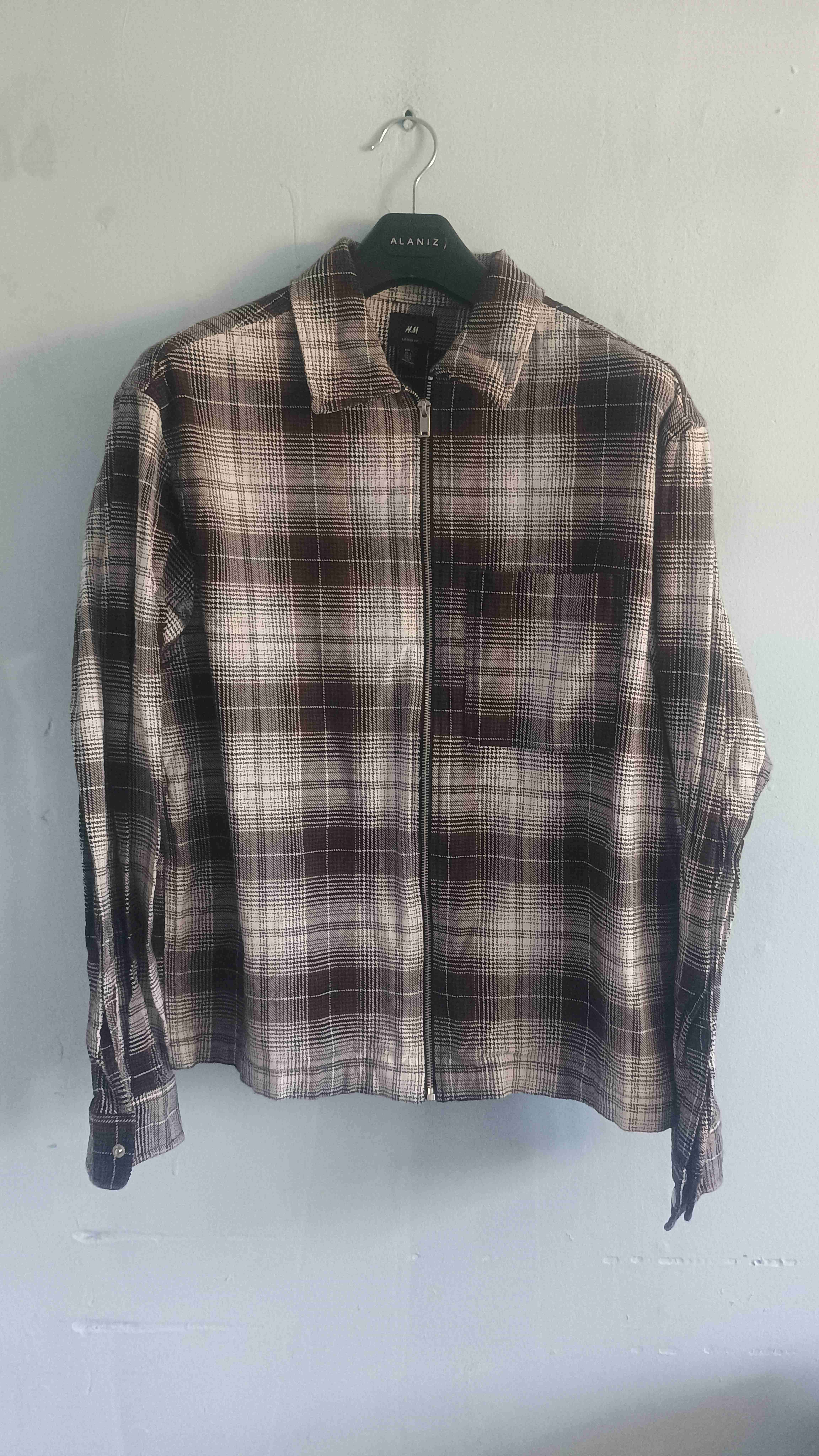 Chaqueta de cuadros marrón y blanco