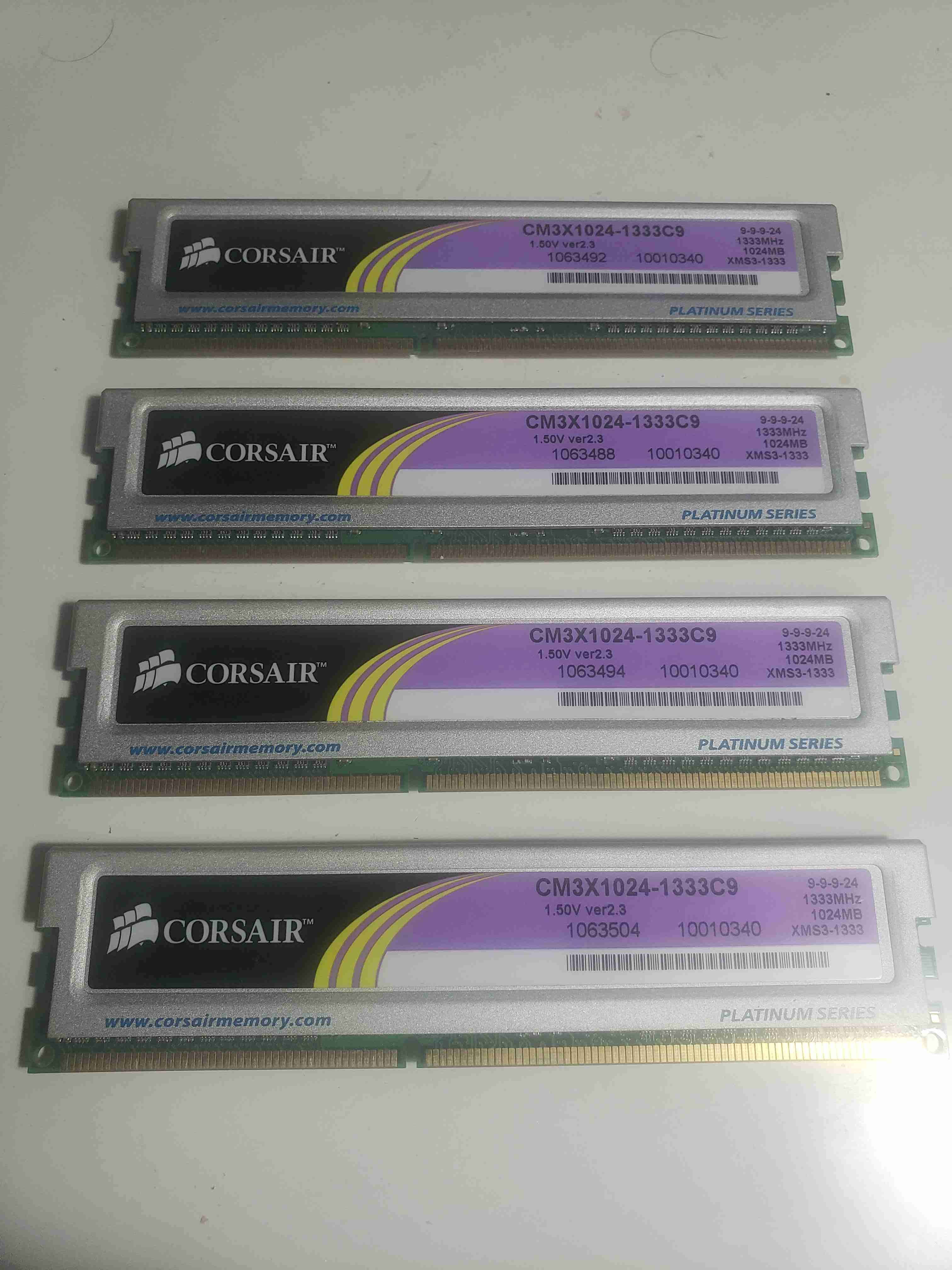Memoria RAM Corsair 1GB (4 unidades) - miniatura 1