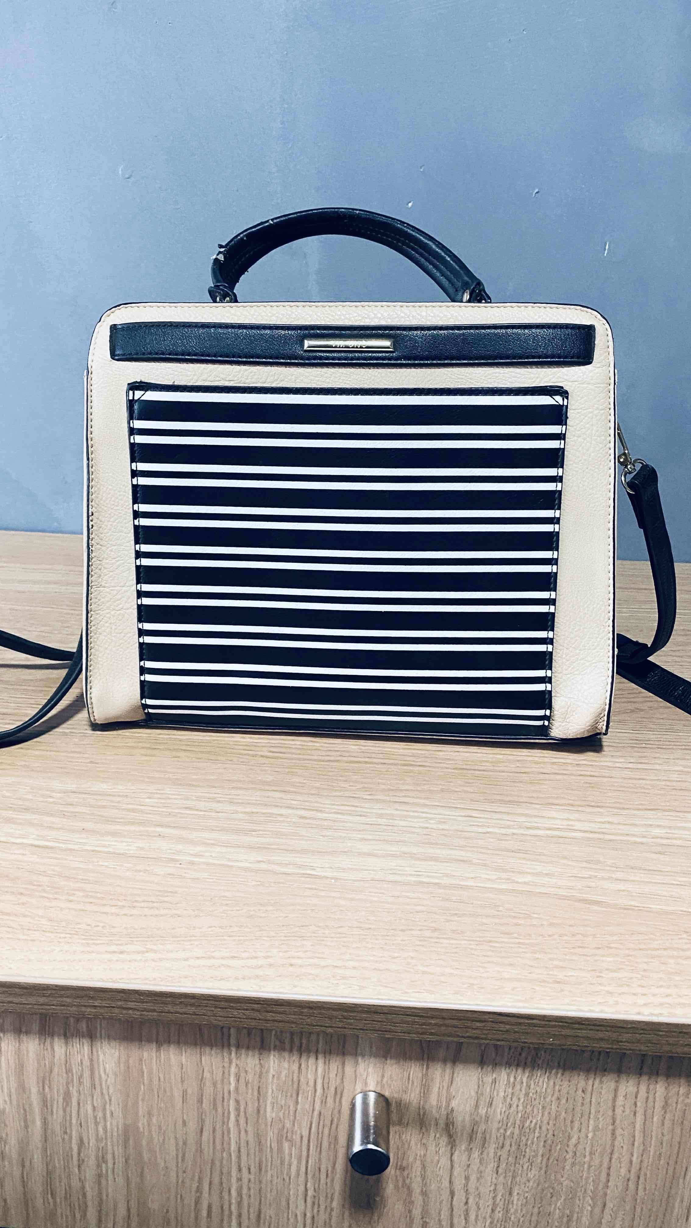 Cartera rayada en blanco y negro (VÍA UNO) - miniatura 1