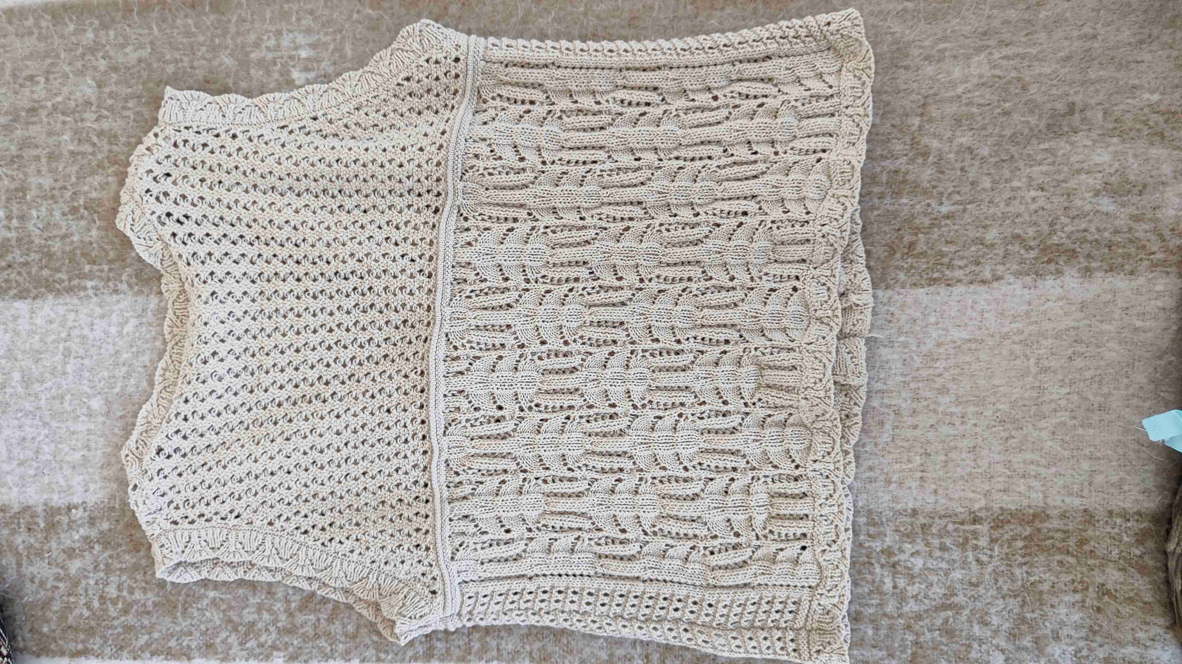 Chaleco tejido beige sin mangas - miniatura 2