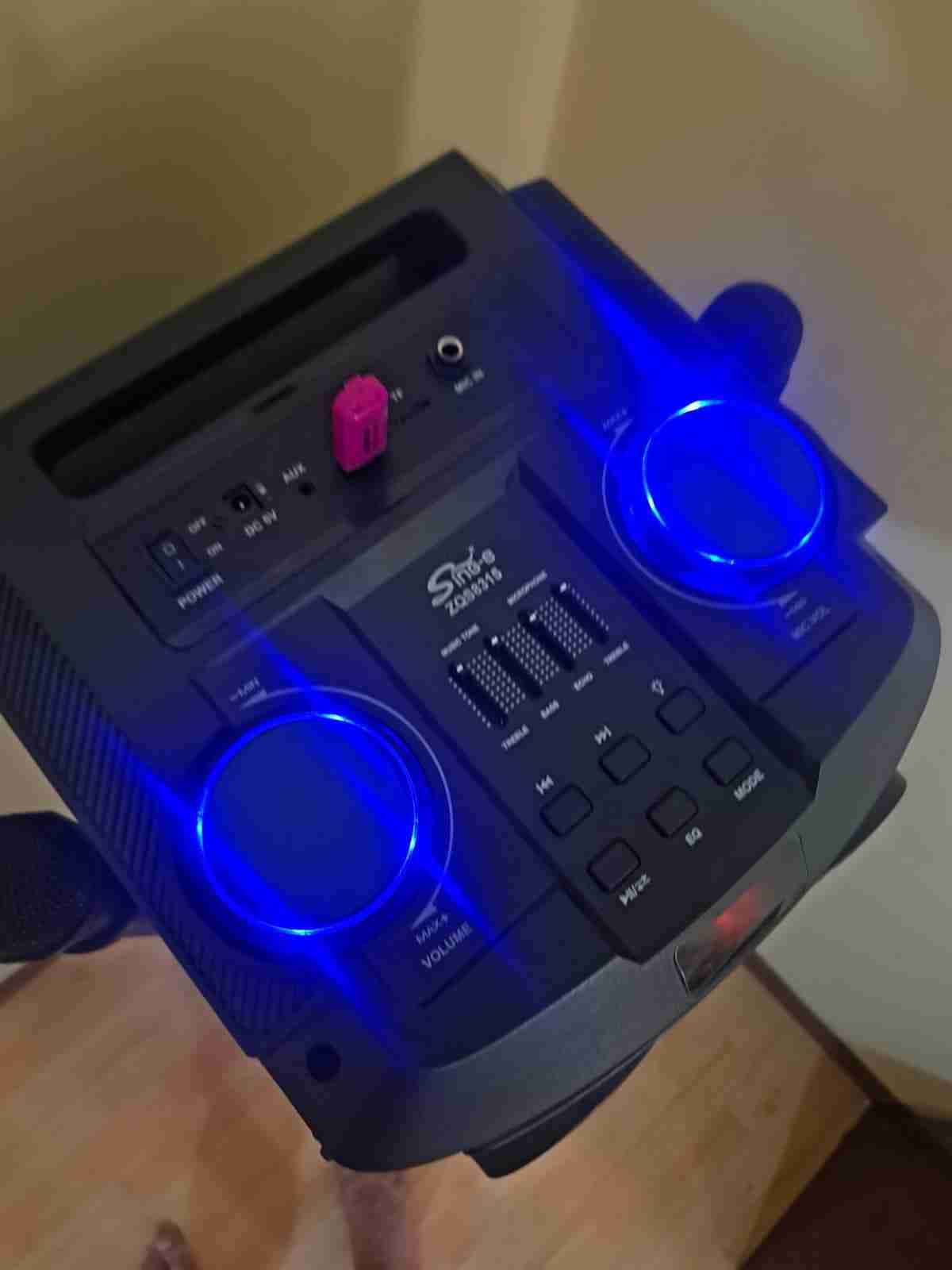 Parlante torre con luces LED - 5