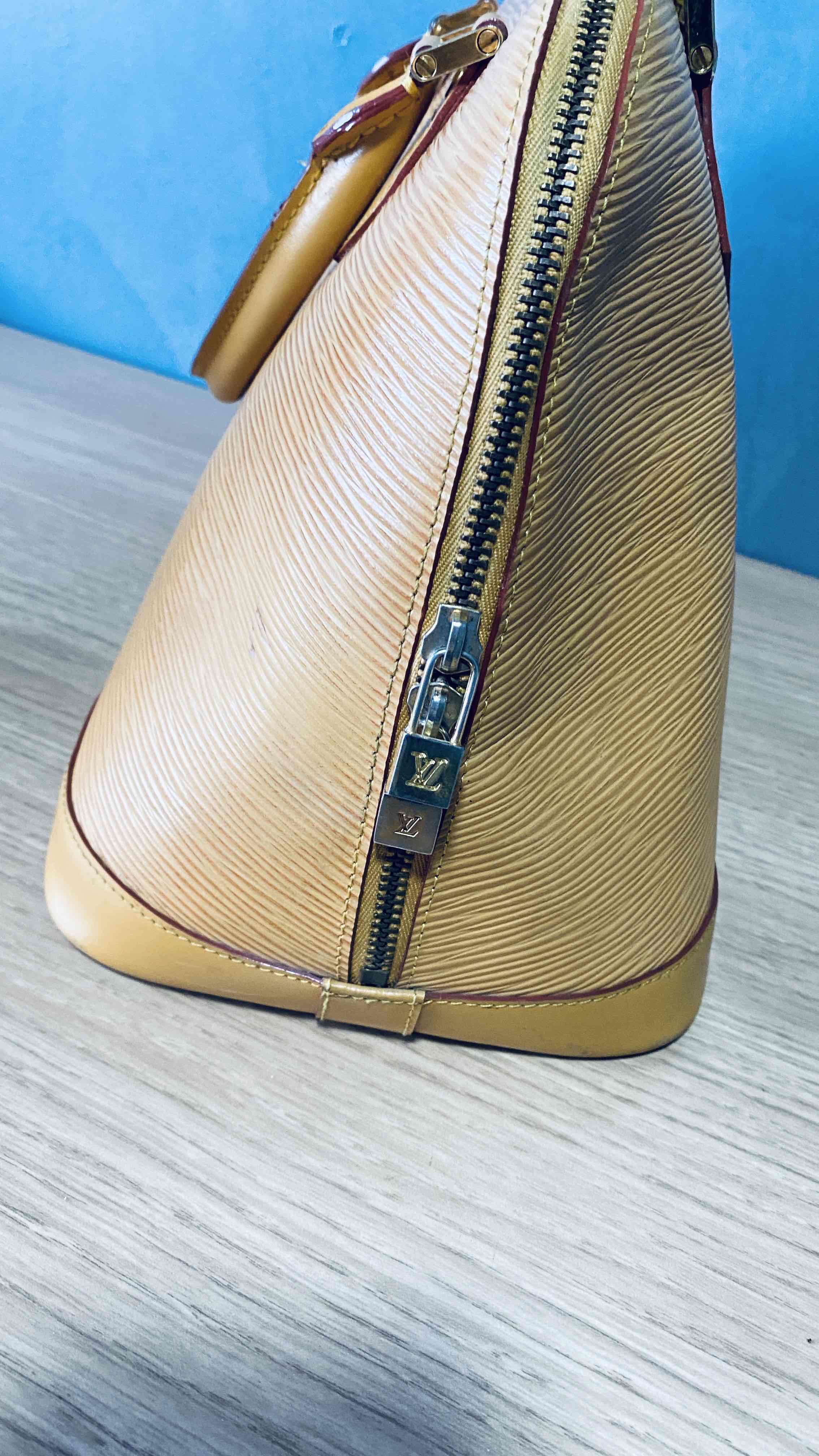 Cartera amarilla elegante louis vuitton - 3