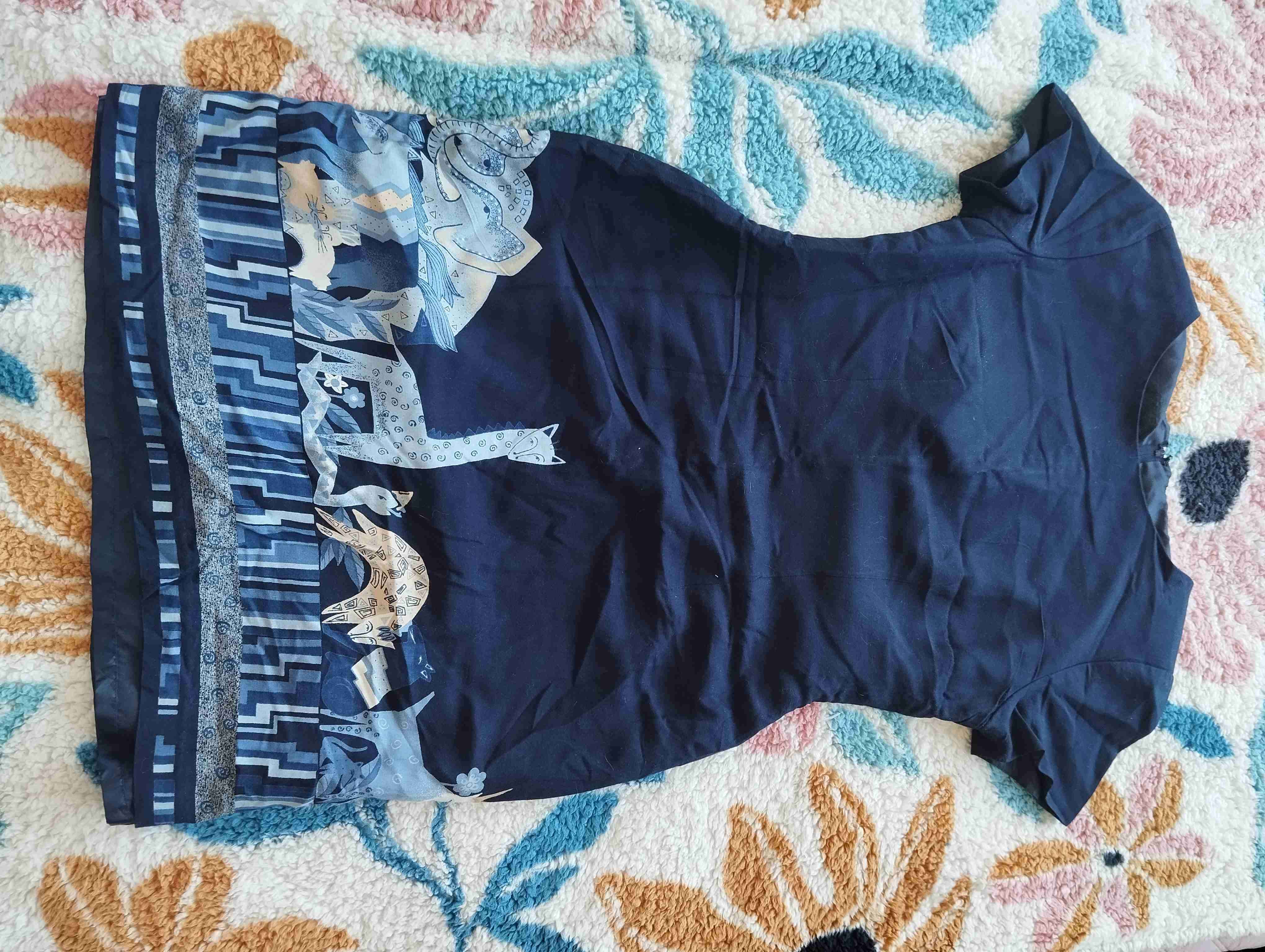 Vestido azul con estampado abstracto - miniatura 1