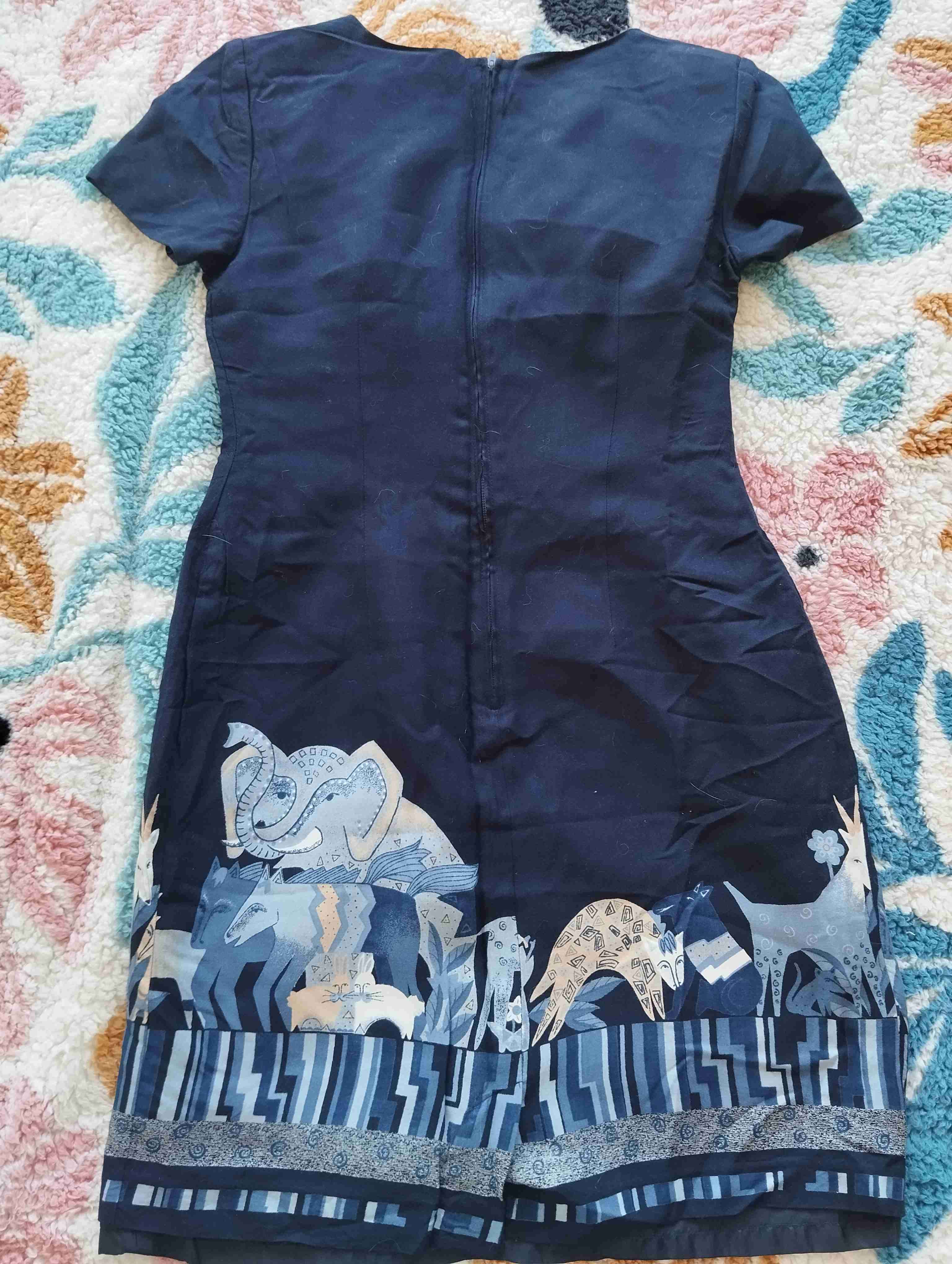 Vestido azul con estampado abstracto - miniatura 3