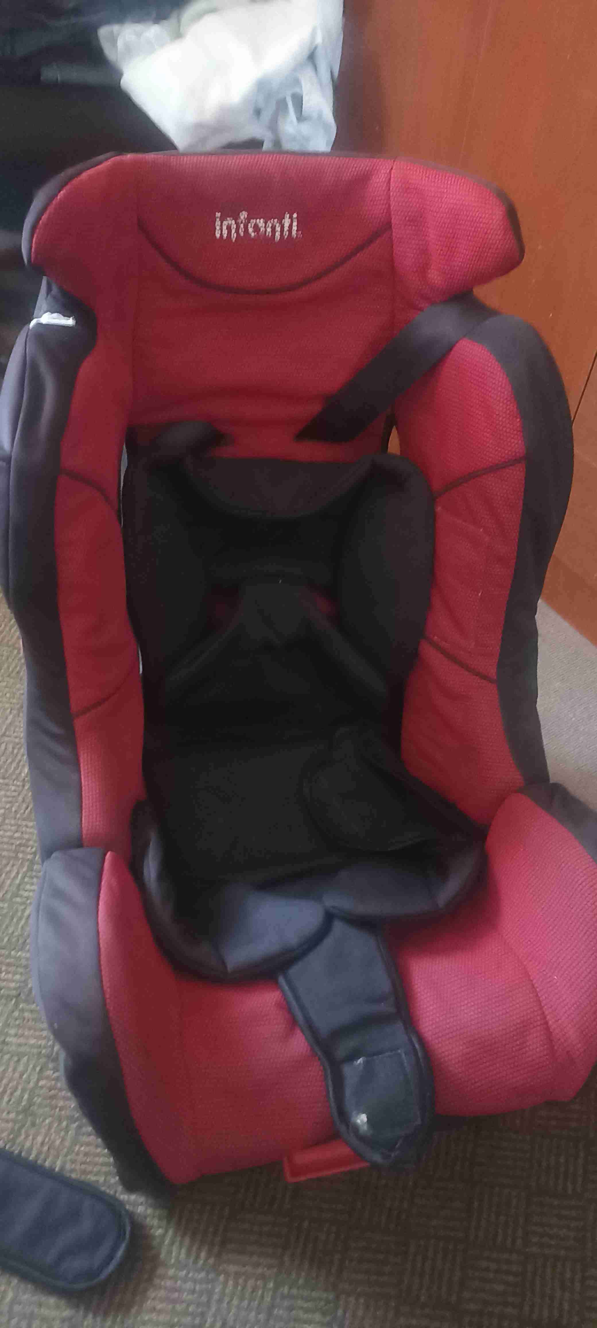 Silla de auto para bebé roja - miniatura 1