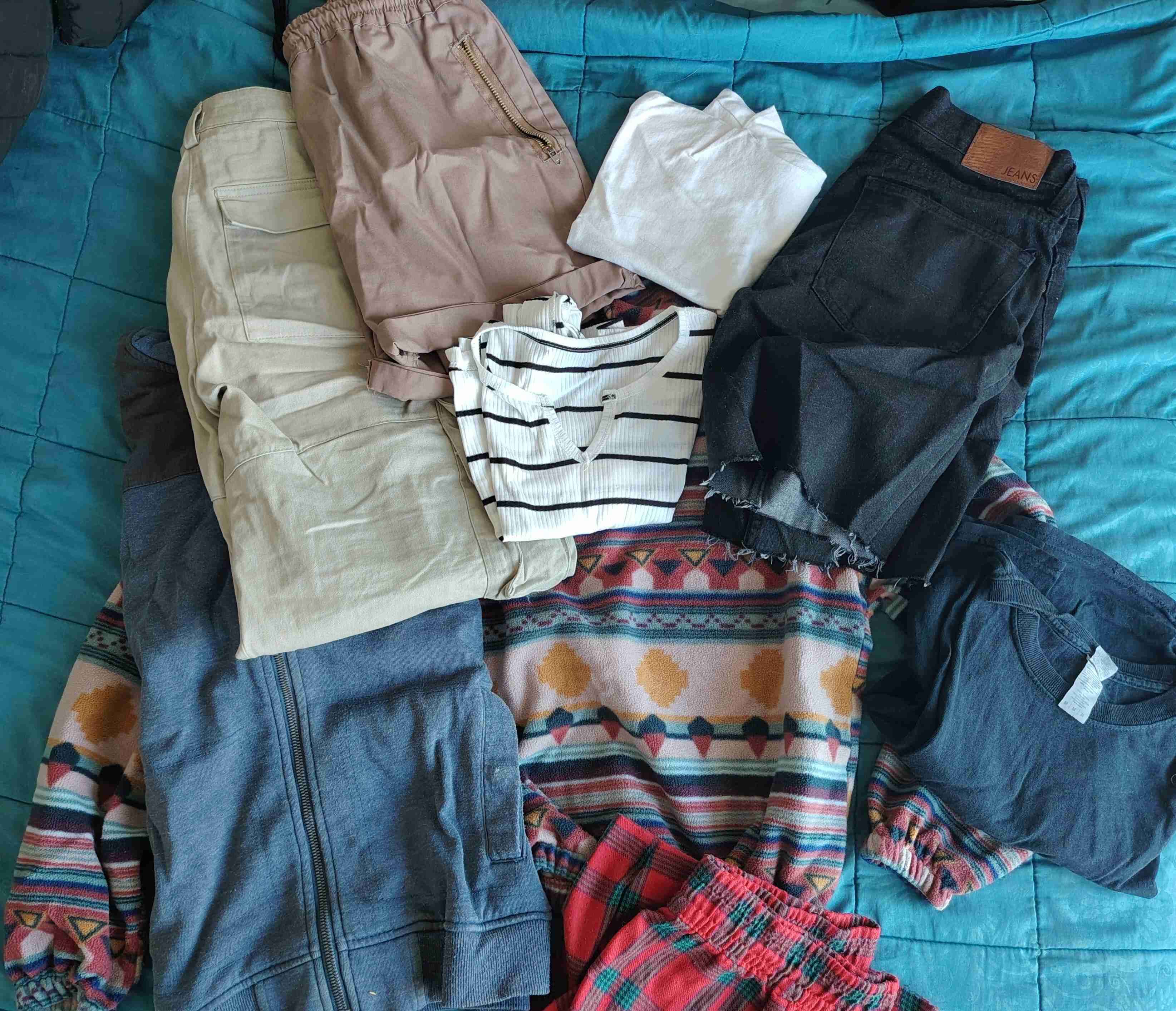 Lote de ropa variada - miniatura 1