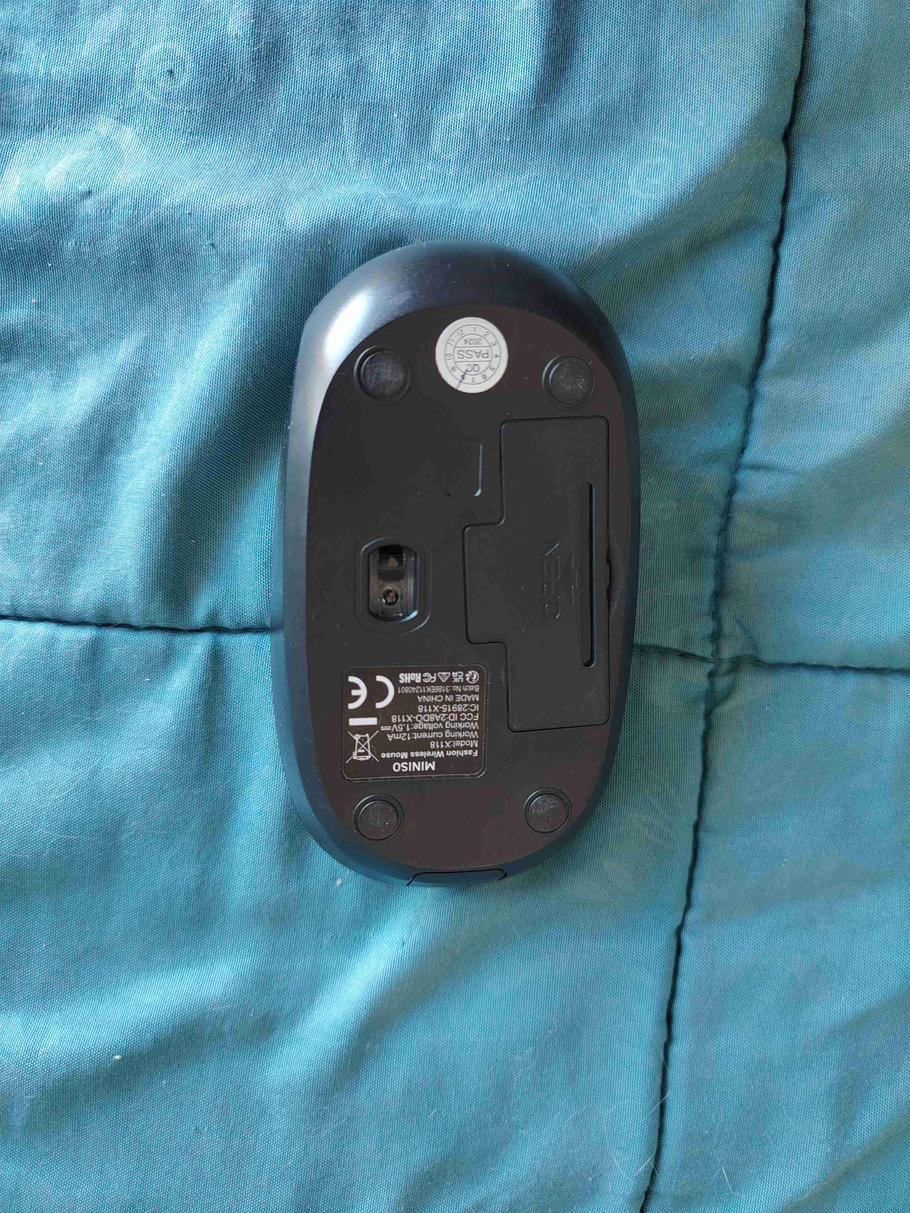 Mouse inalámbrico Miniso negro - miniatura 3