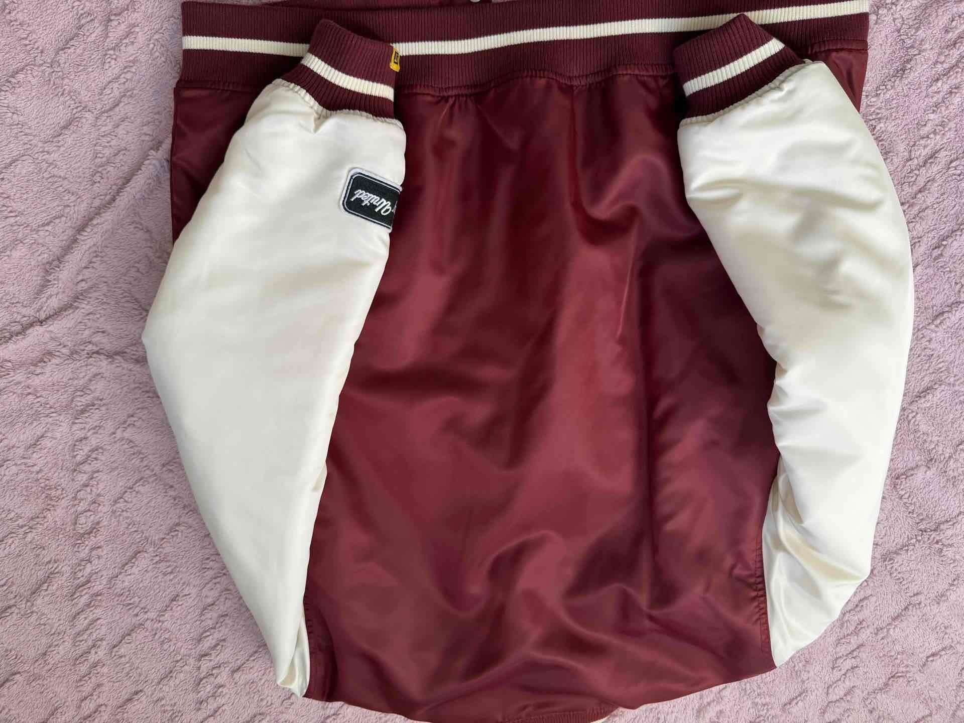 Chaqueta varsity bordó y blanca - miniatura 4