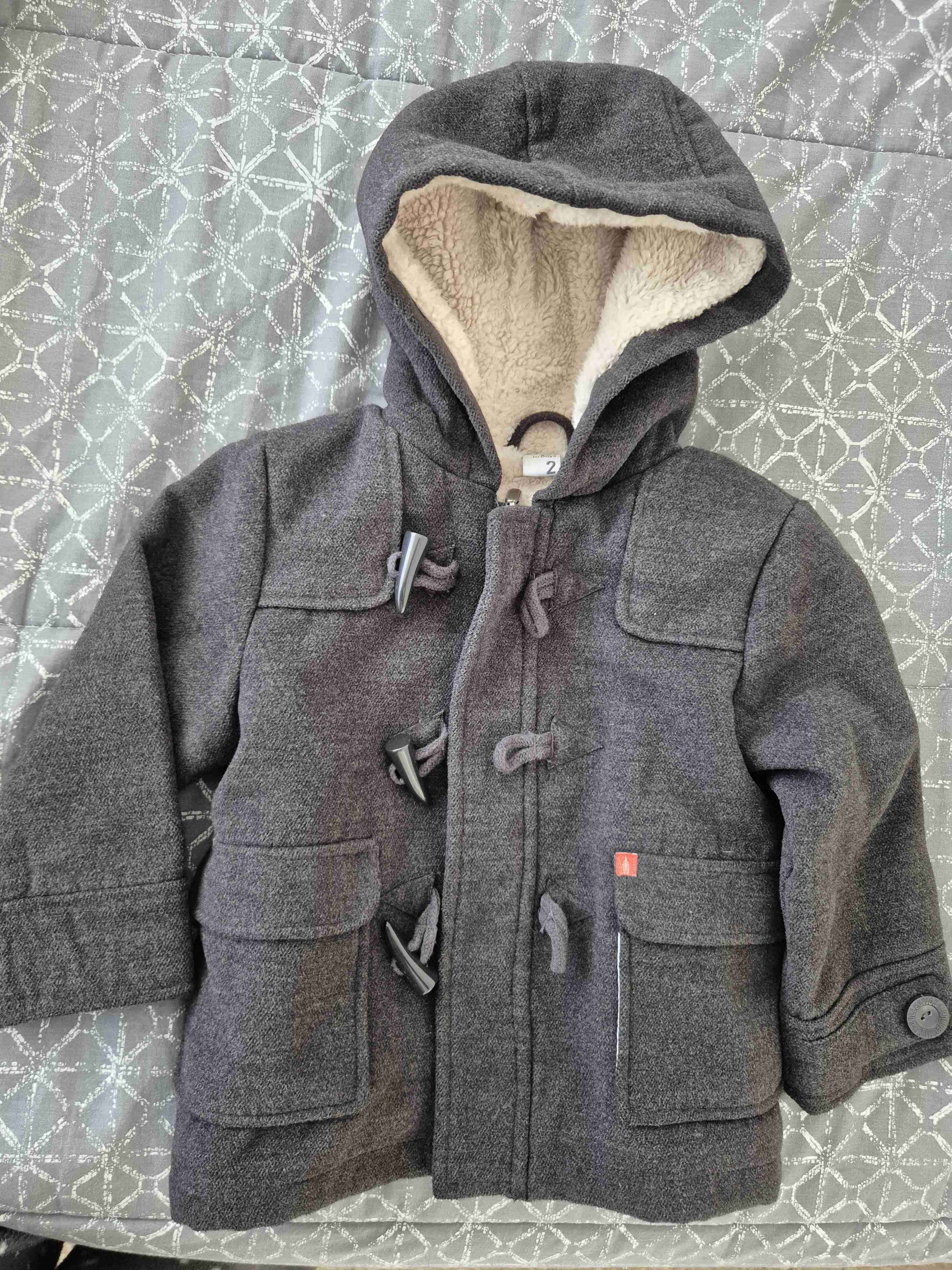 Abrigo infantil gris con capucha - miniatura 1