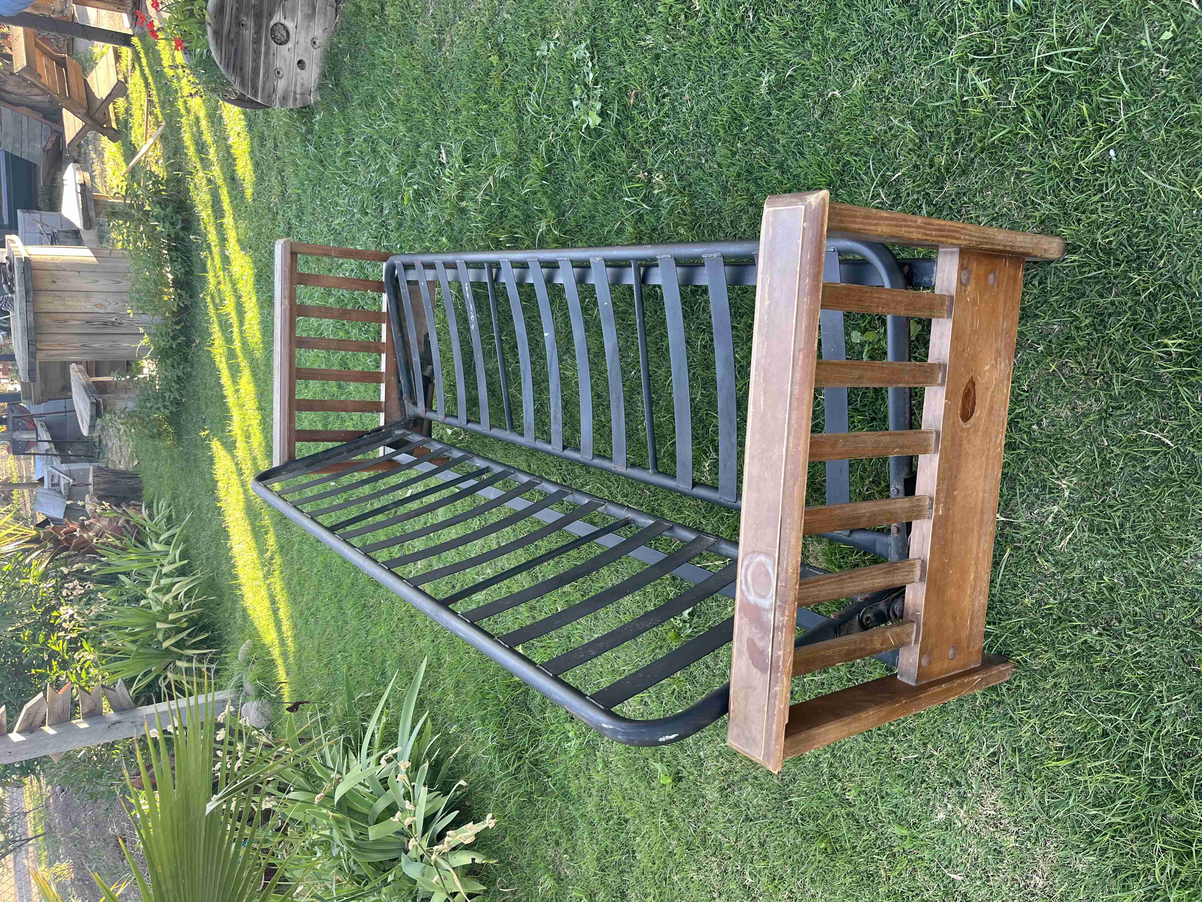 Sofá cama de metal con funda - miniatura 3