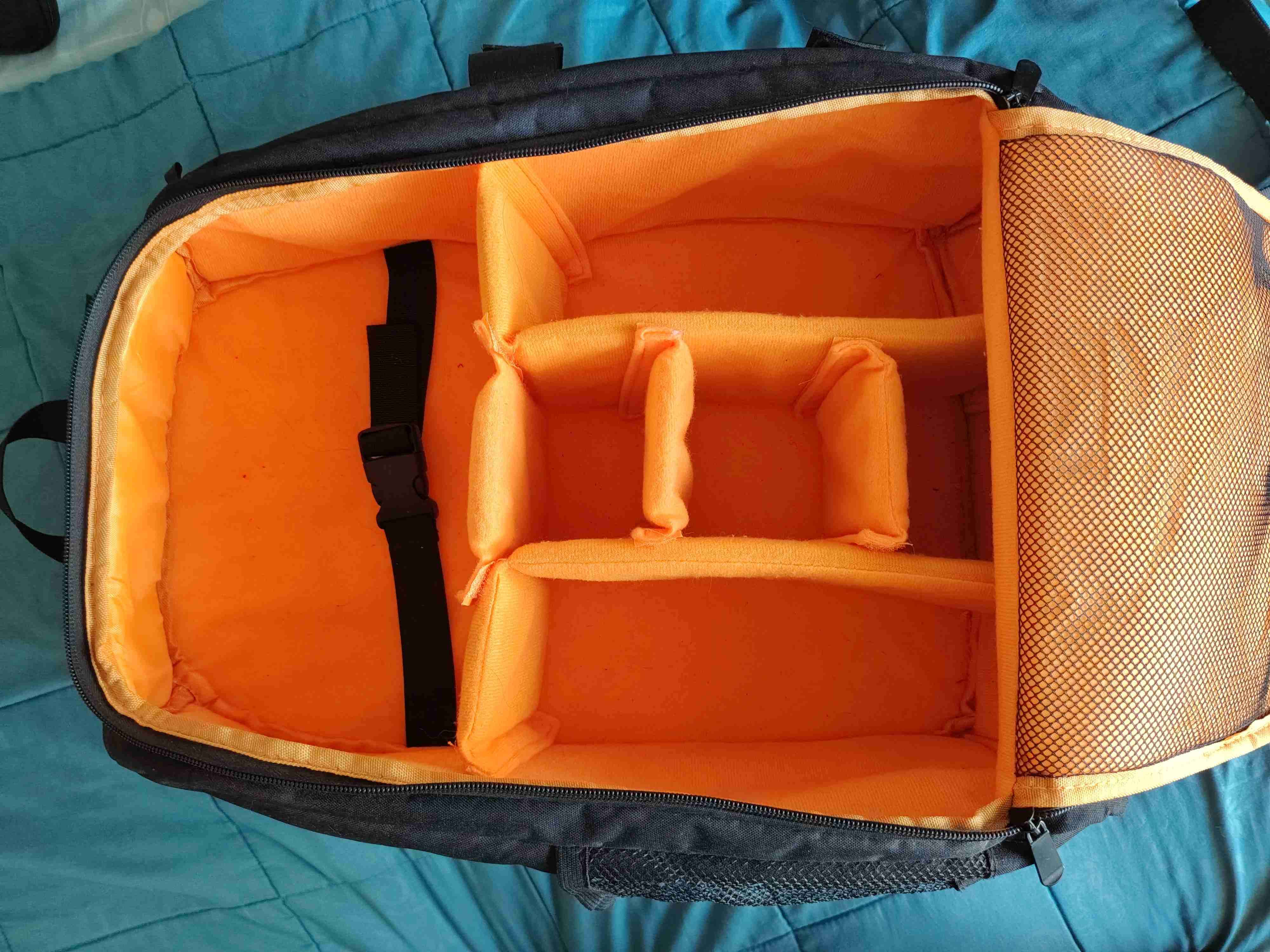 Mochila negra para cámara, con separadores - miniatura 2