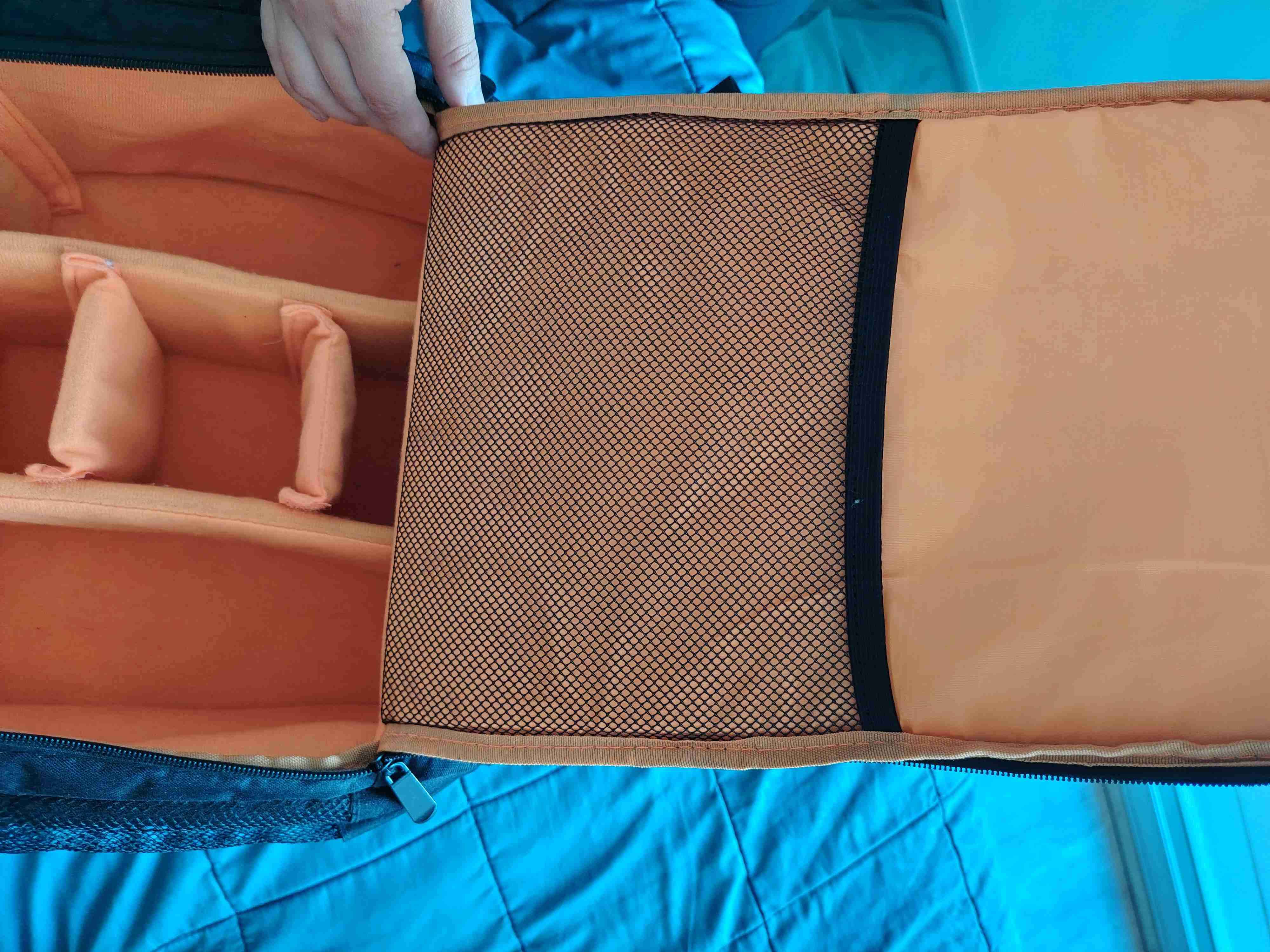 Mochila negra para cámara, con separadores - miniatura 3