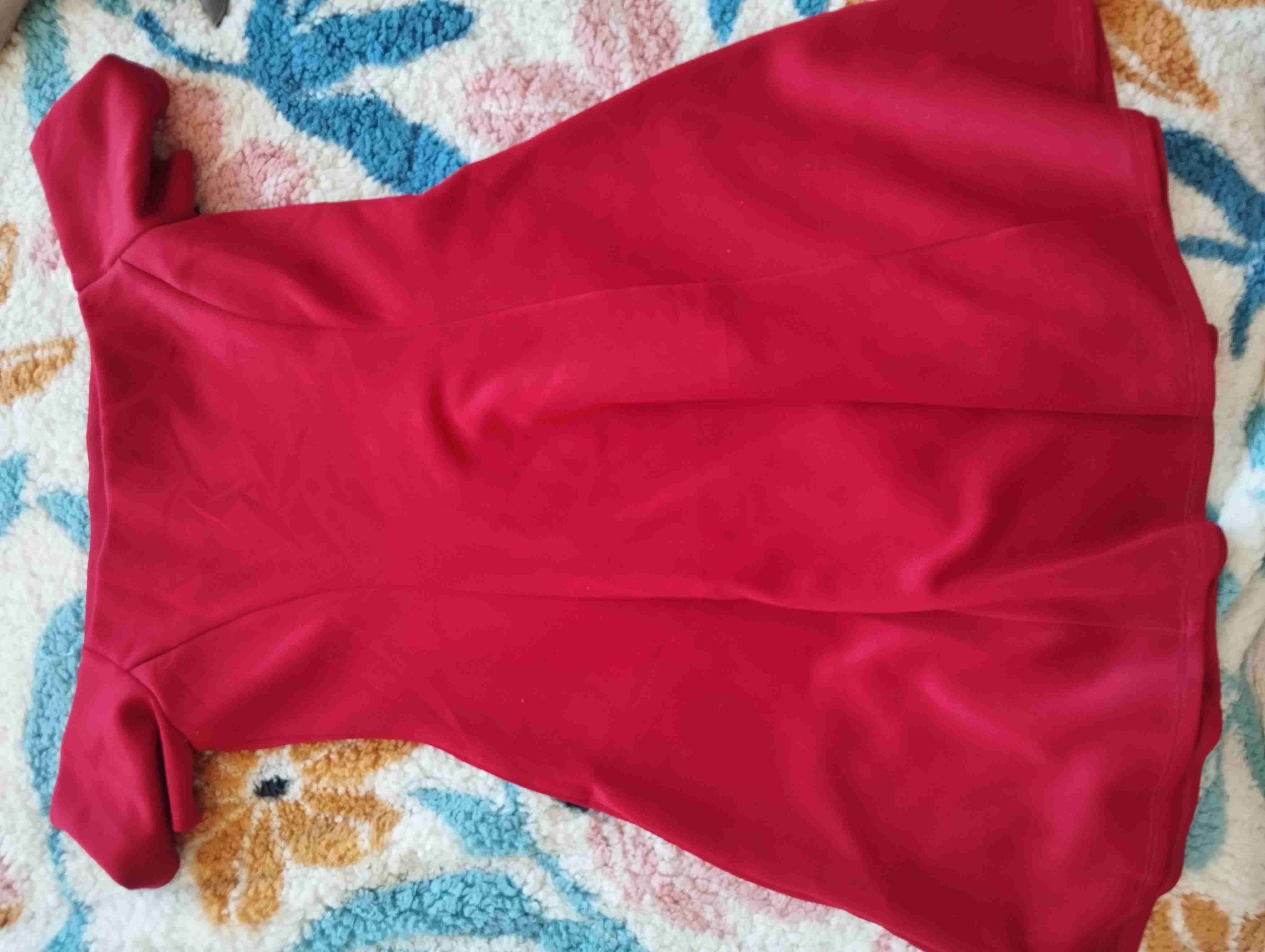 Vestido rojo elegante - miniatura 2