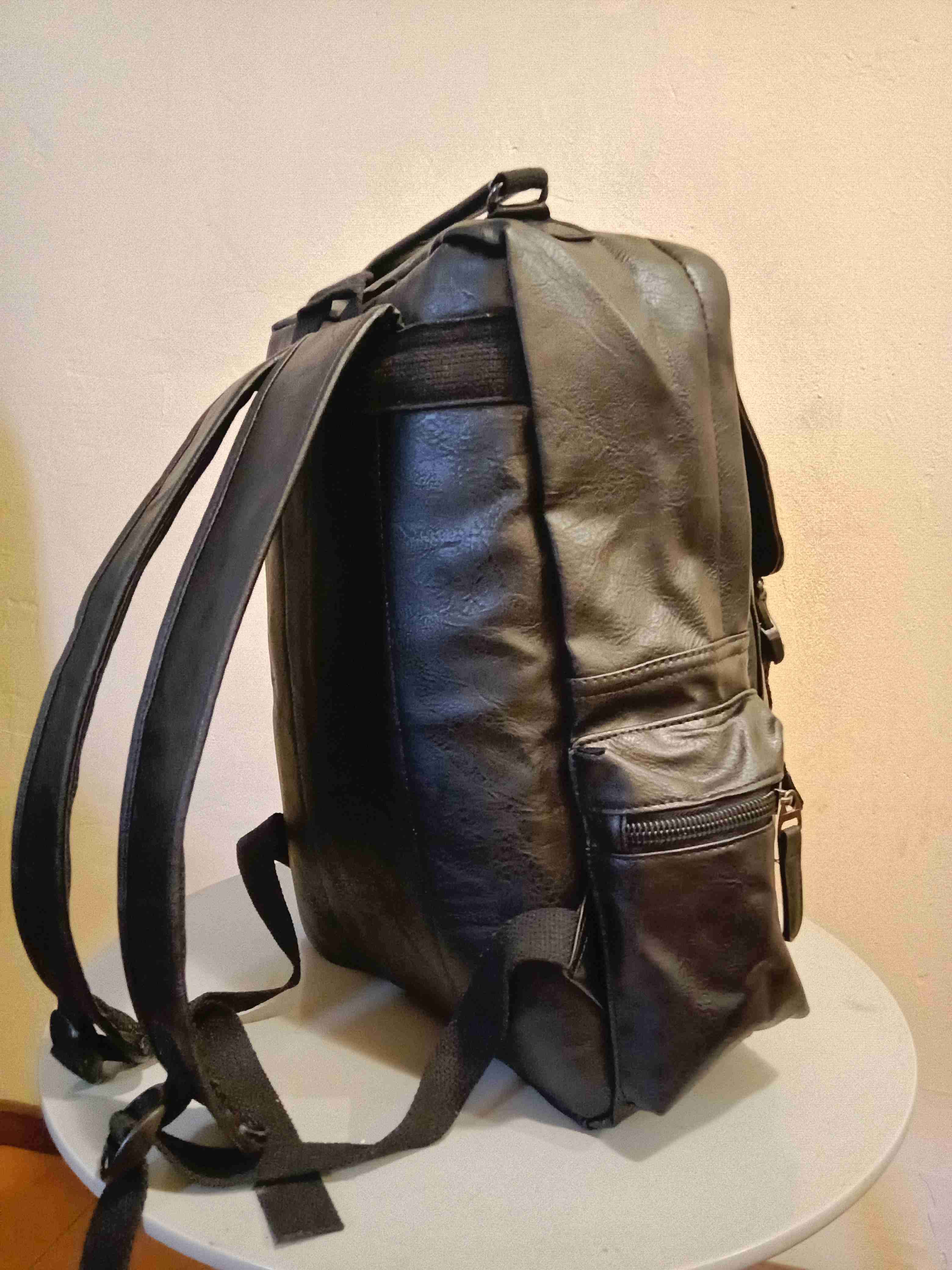 Mochila negra y café estilo clásico - miniatura 4