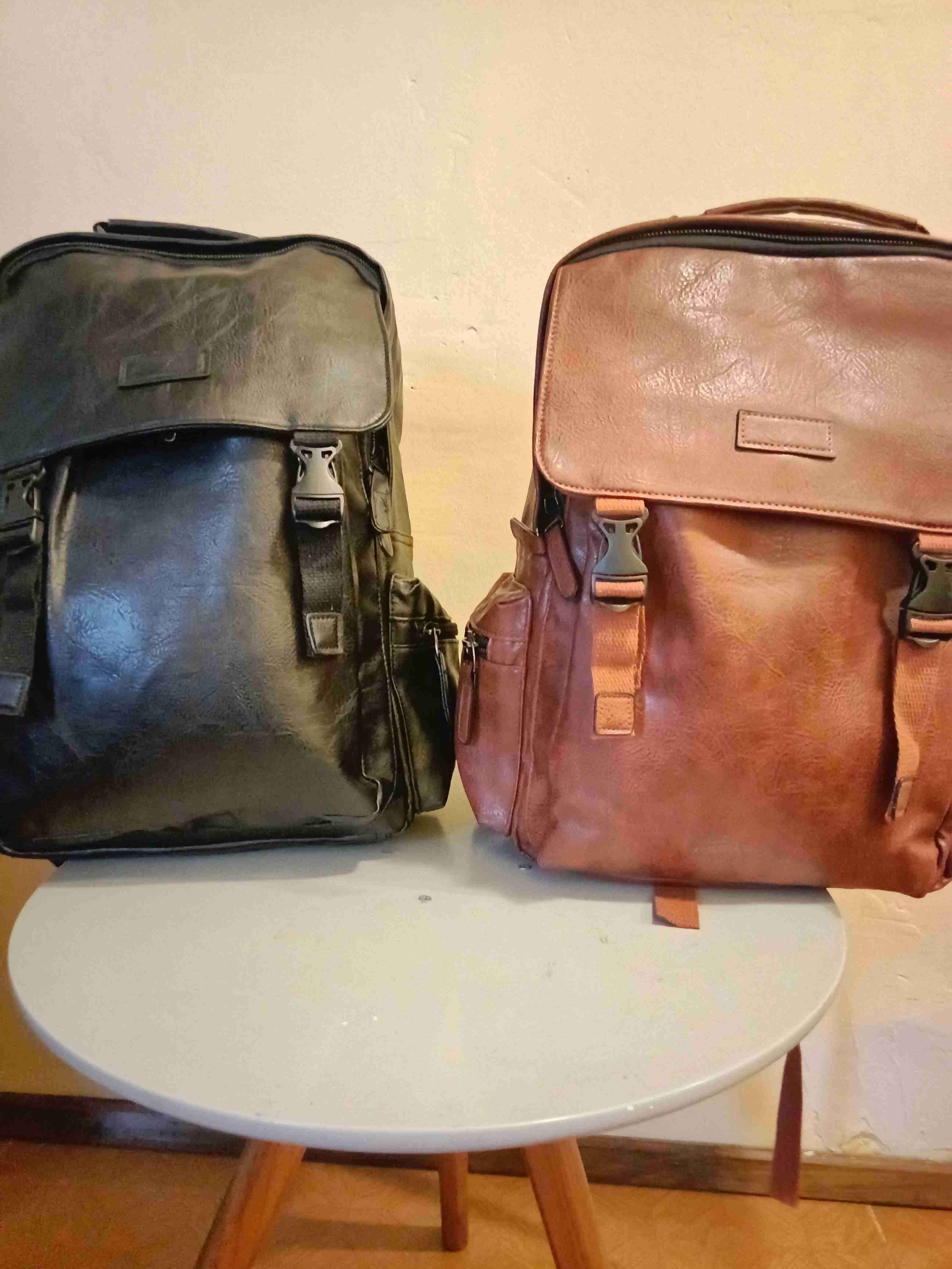 Mochila negra y café estilo clásico - miniatura 5