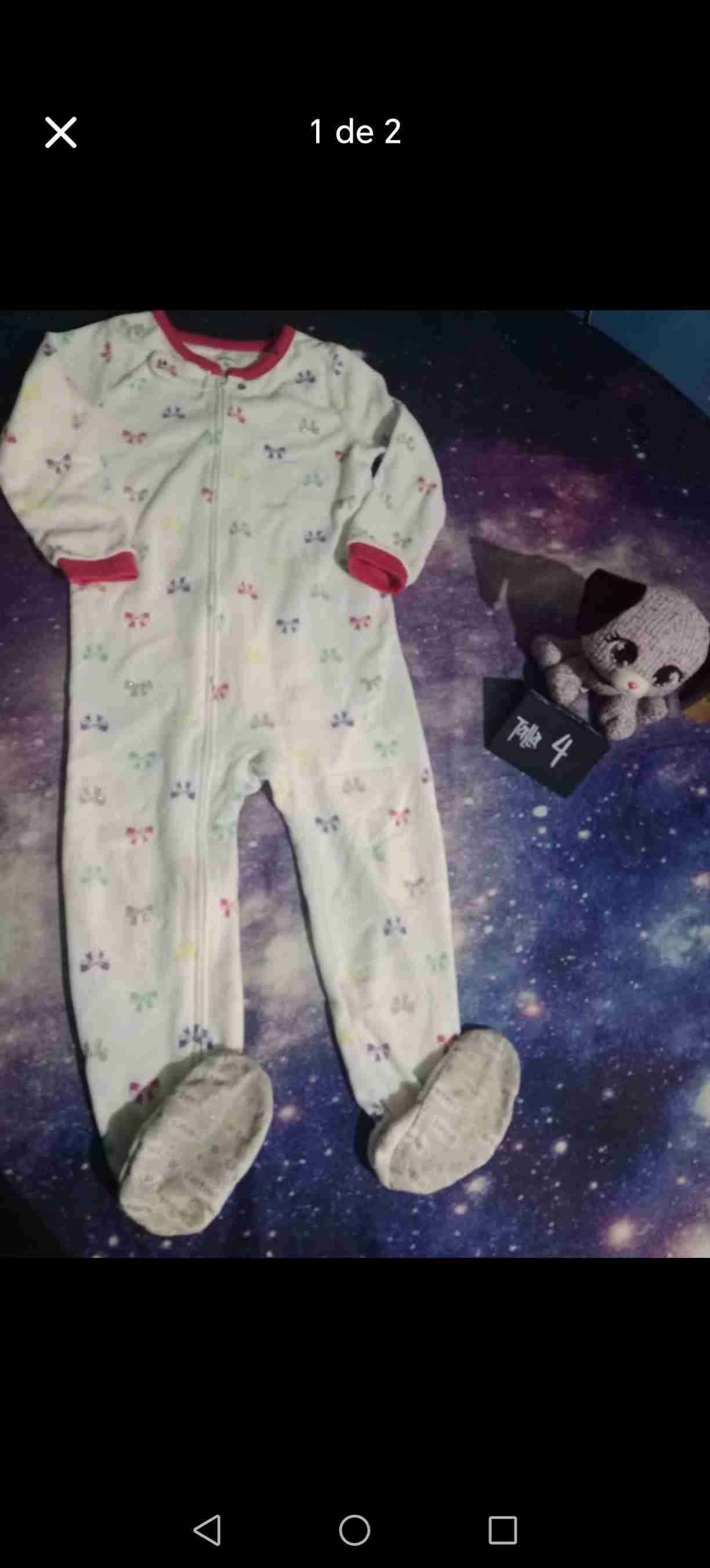 Pijama infantil con pies rojo - miniatura 1