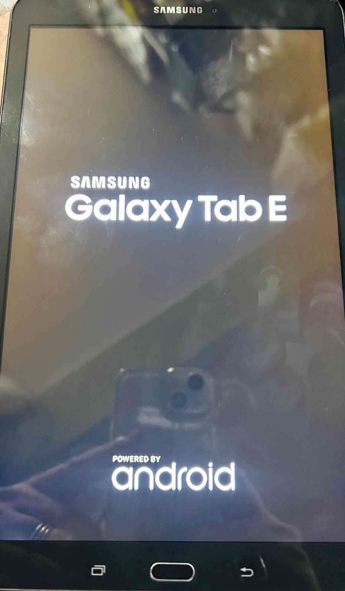 Tablet Samsung en buen estado - miniatura 3