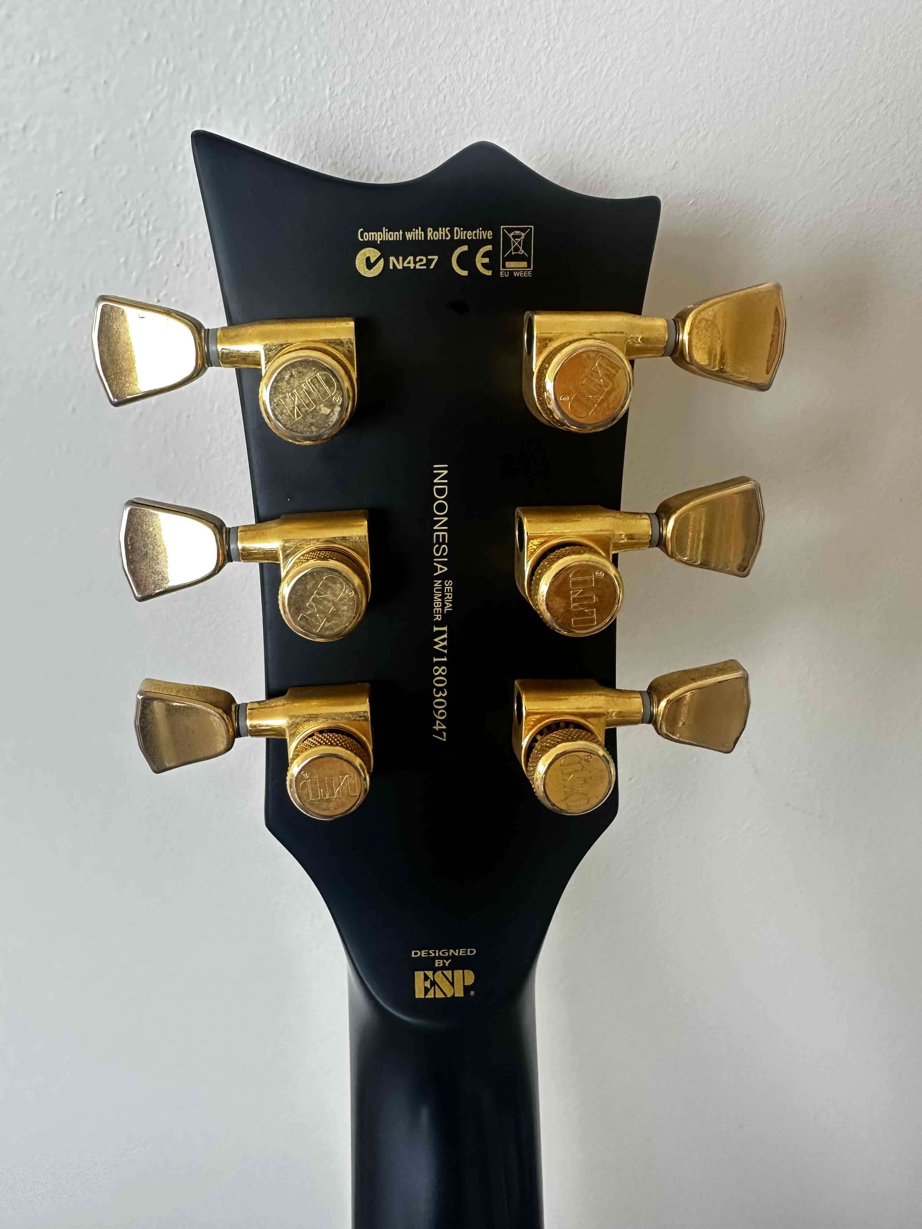 Guitarra eléctrica negra LTD/ESP EC-1000 Deluxe - miniatura 3