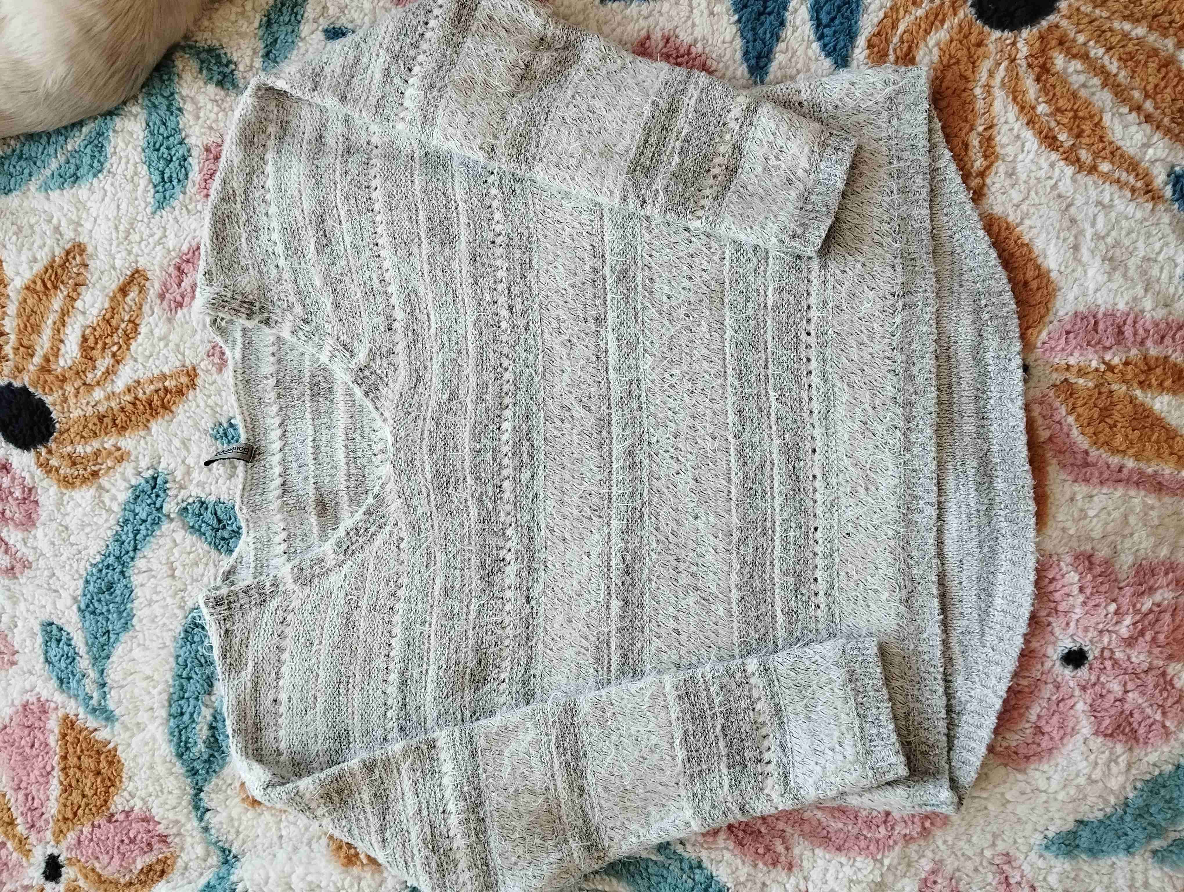 Suéter gris tejido - miniatura 1