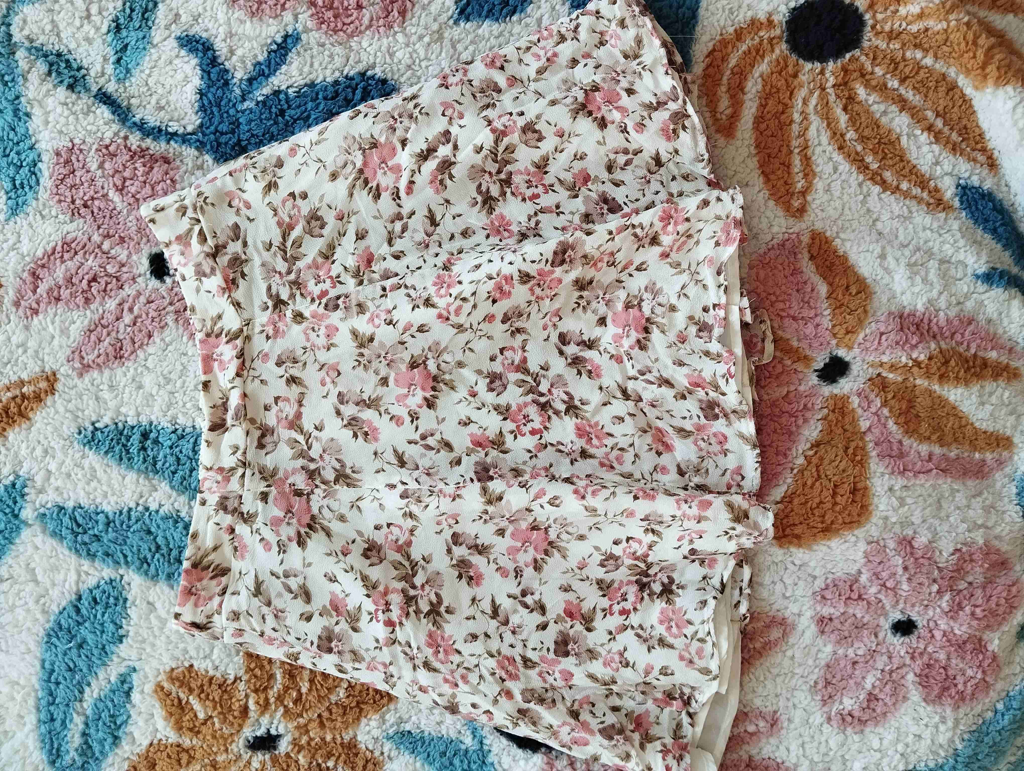 Falda floreada blanca - 1