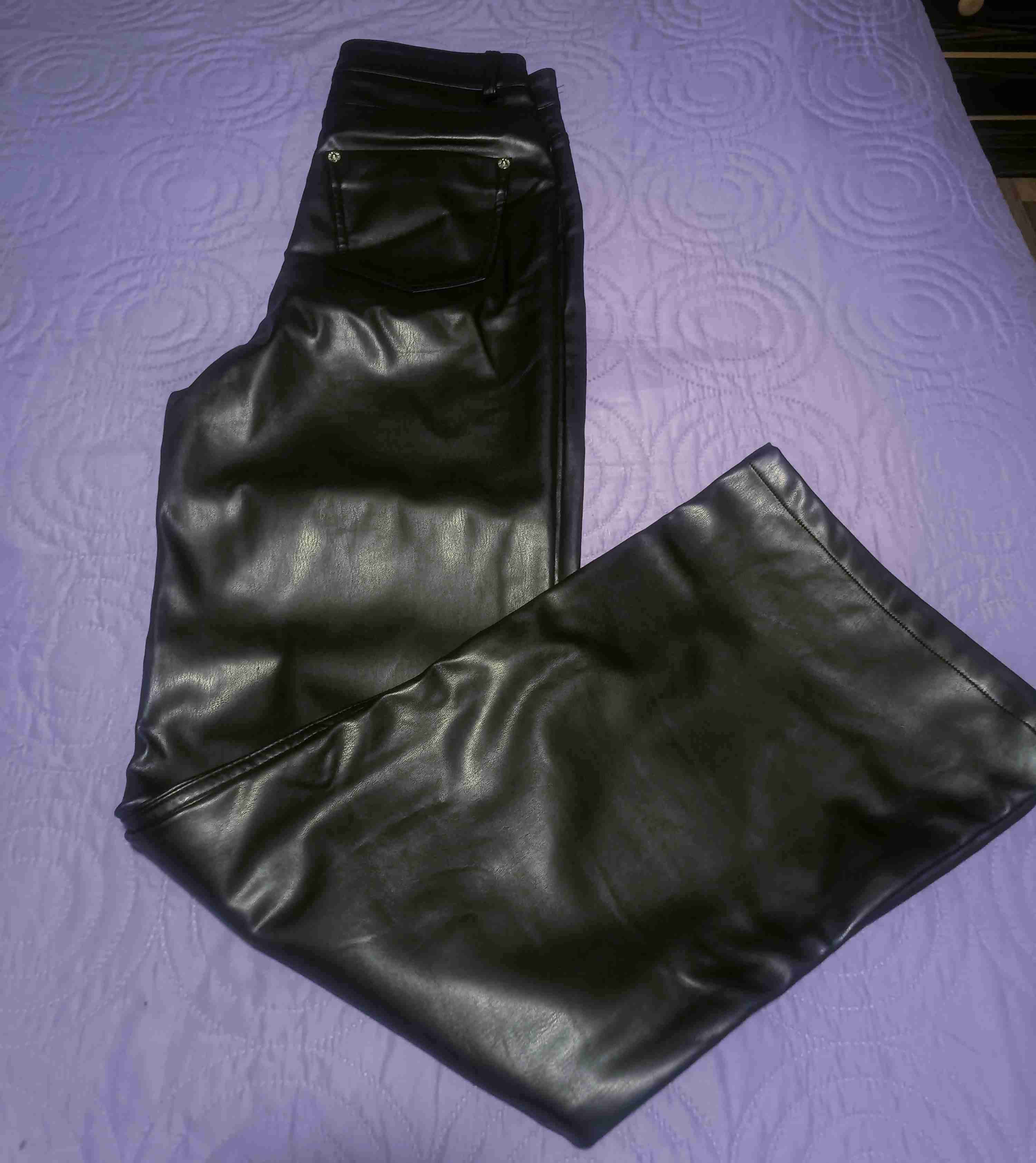 Pantalones de cuero negro - 2