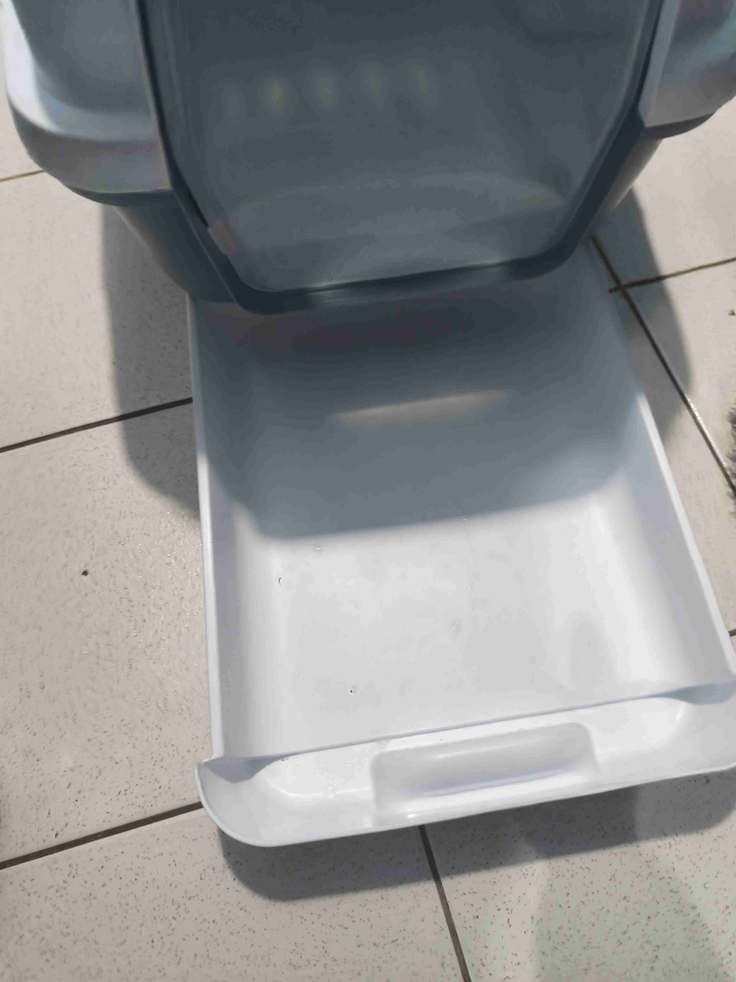 Arenero de gato cerrado - miniatura 1