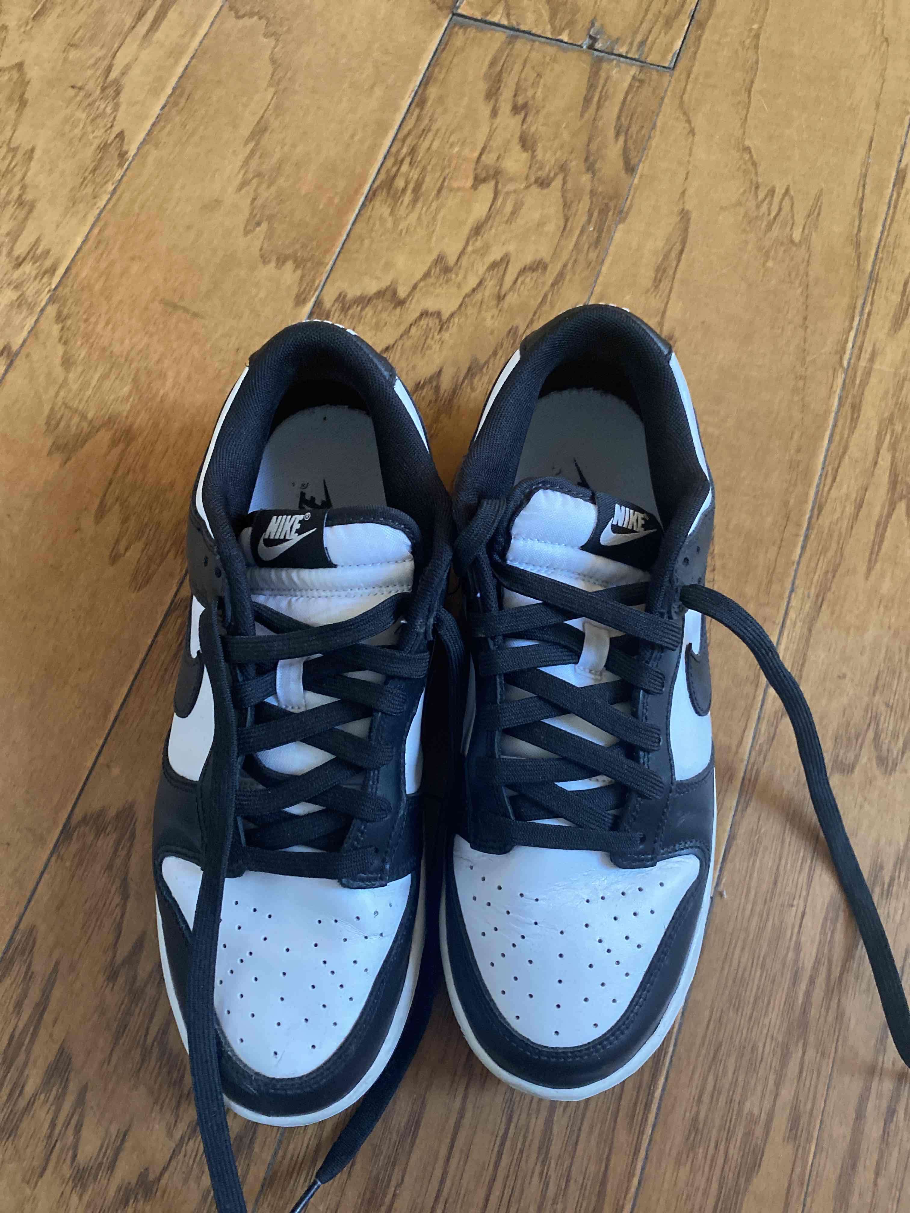 Zapatillas blancas y negras Nike - miniatura 4