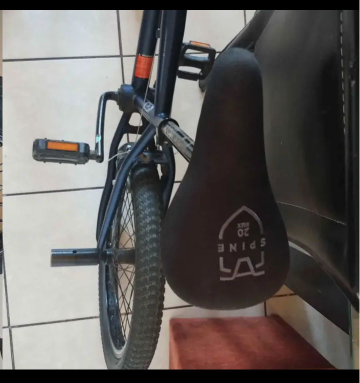 Bicicleta todo terreno azul - miniatura 3