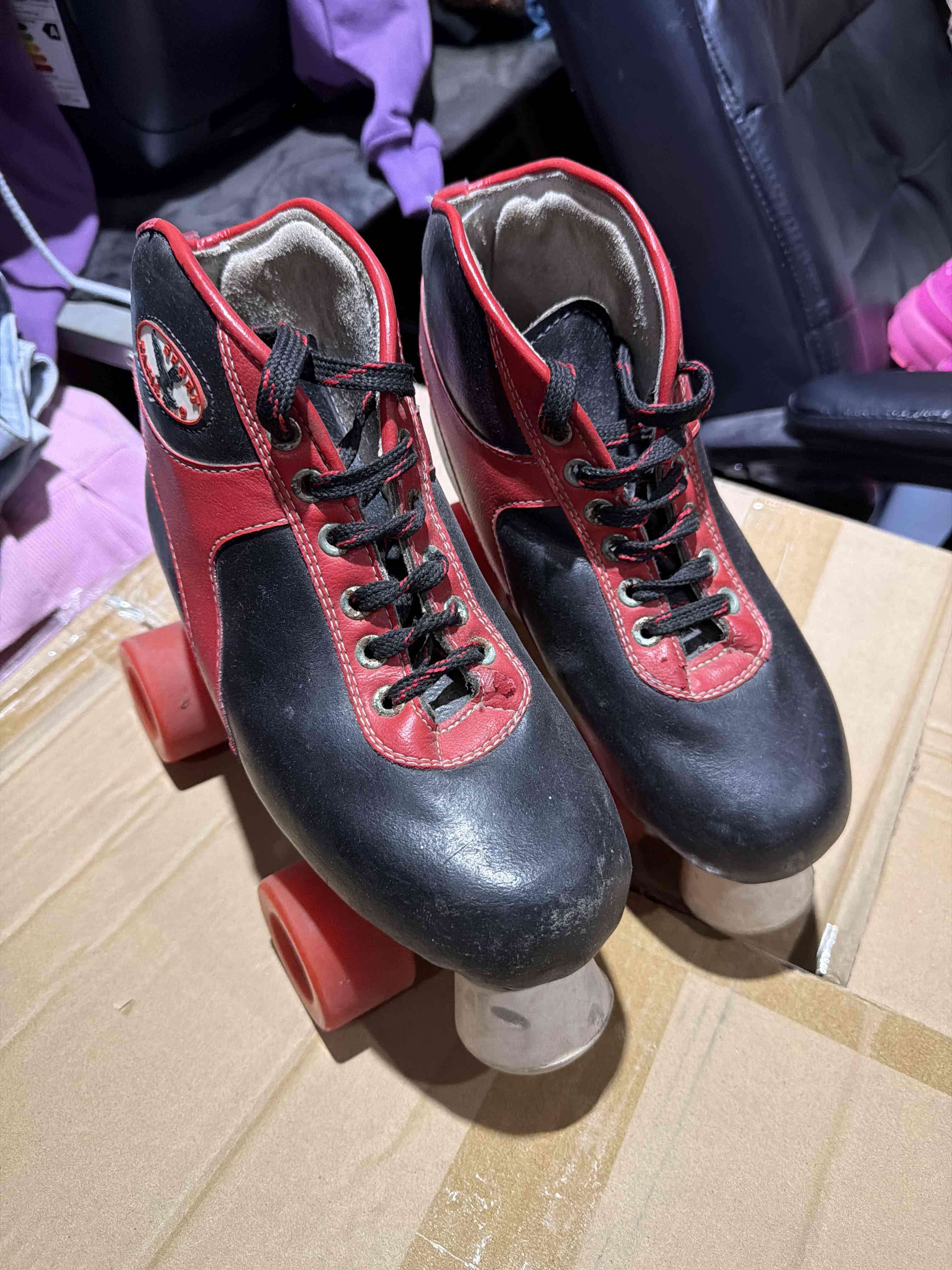 Patines hockey negro rojos - 1