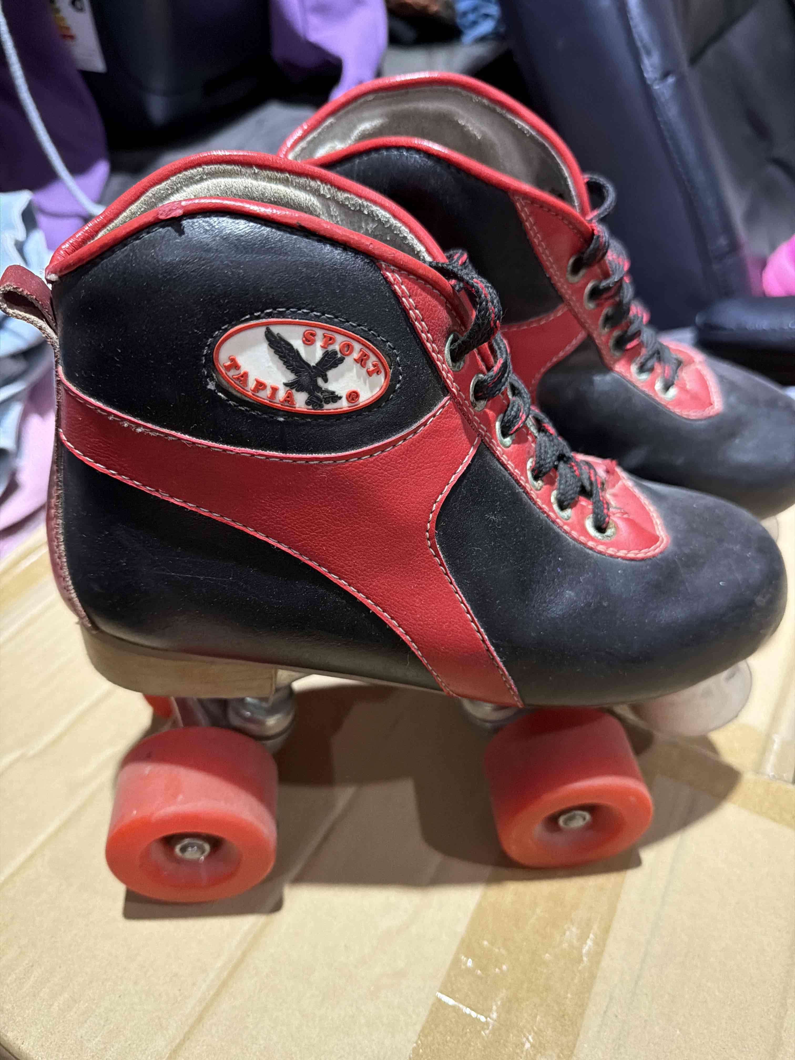Patines hockey negro rojos - 2