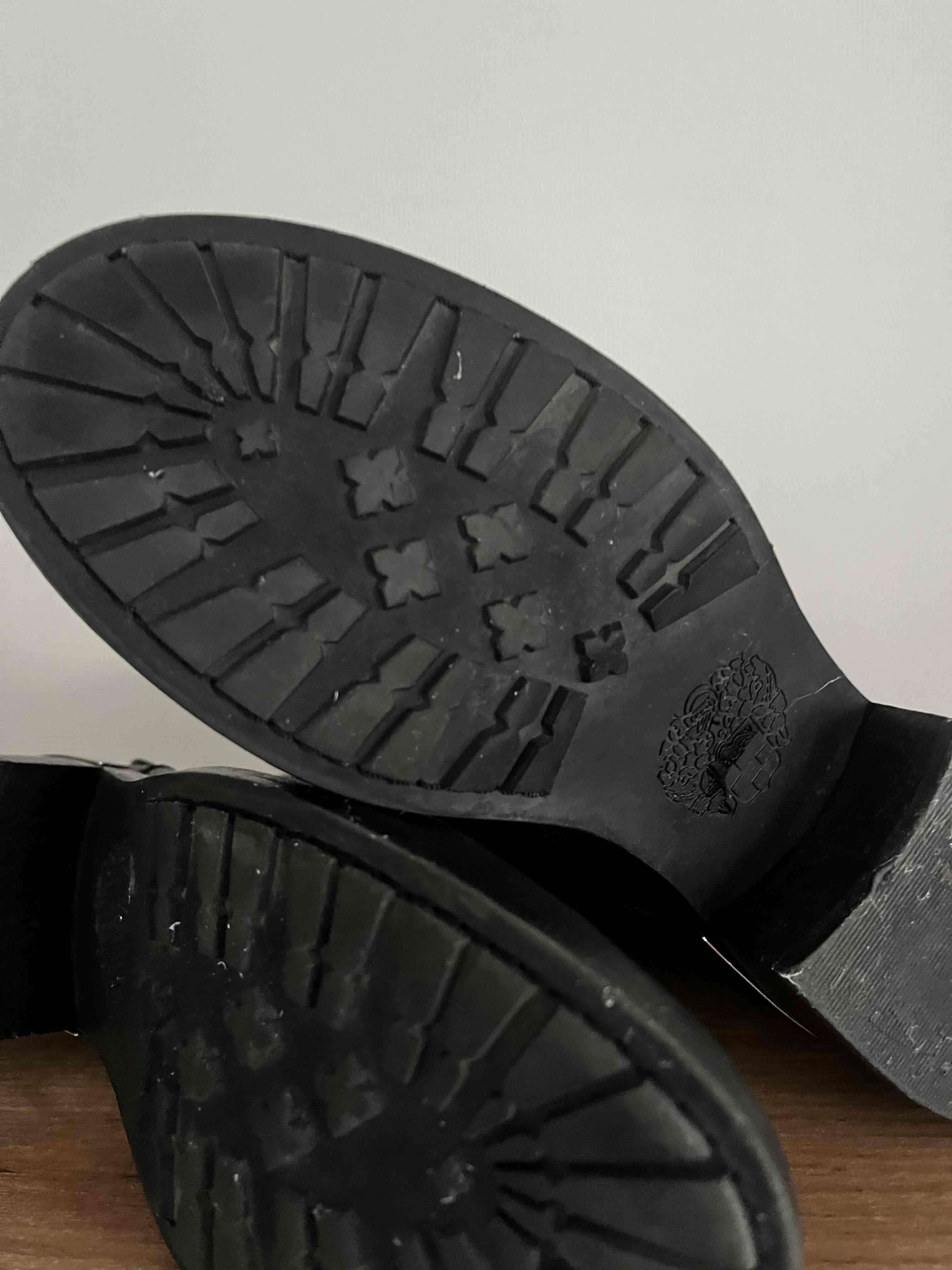 Botas negras con hebillas, marca vince camuto - miniatura 2