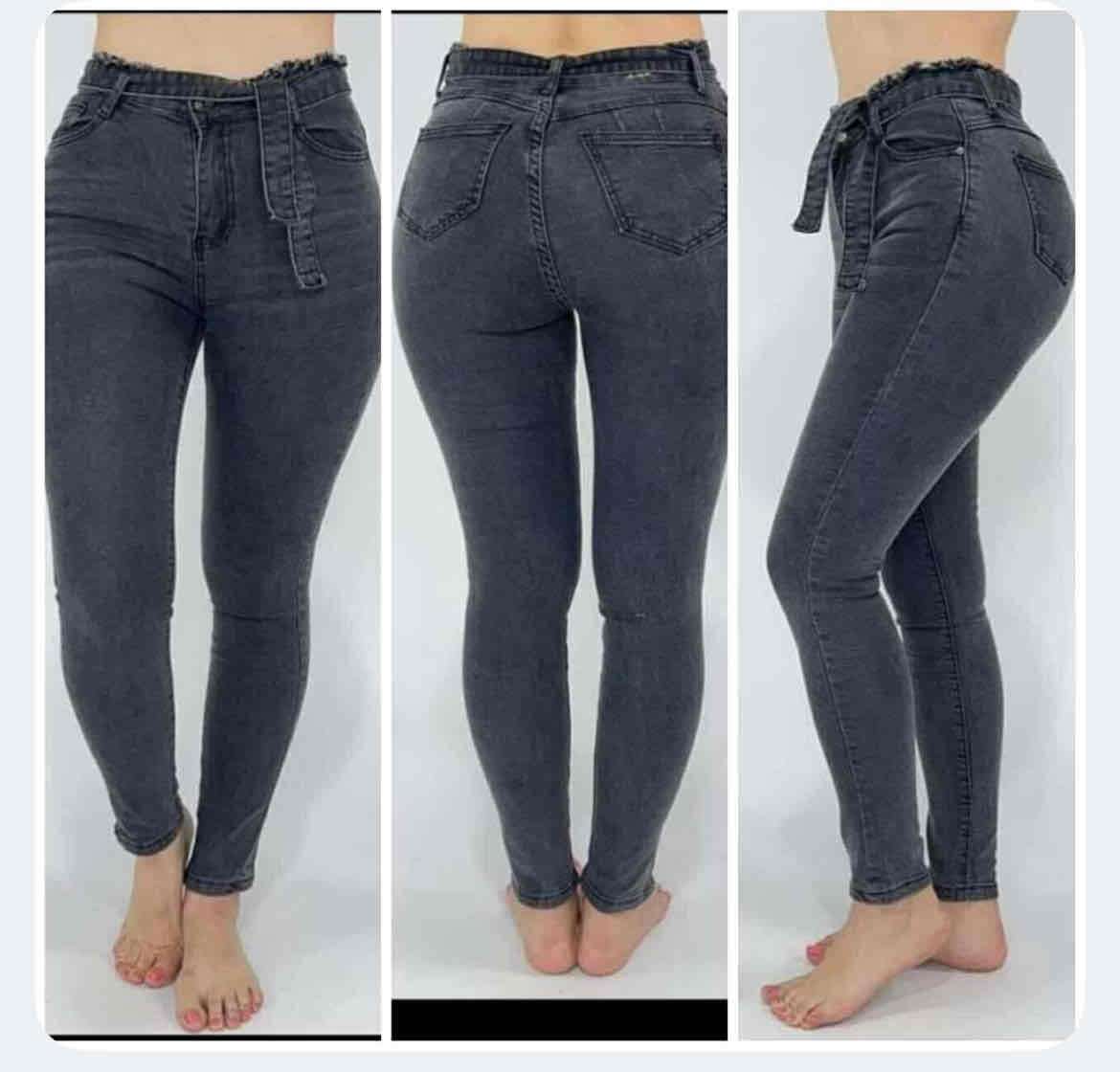 Jeans pitillo azul rasgados - miniatura 2