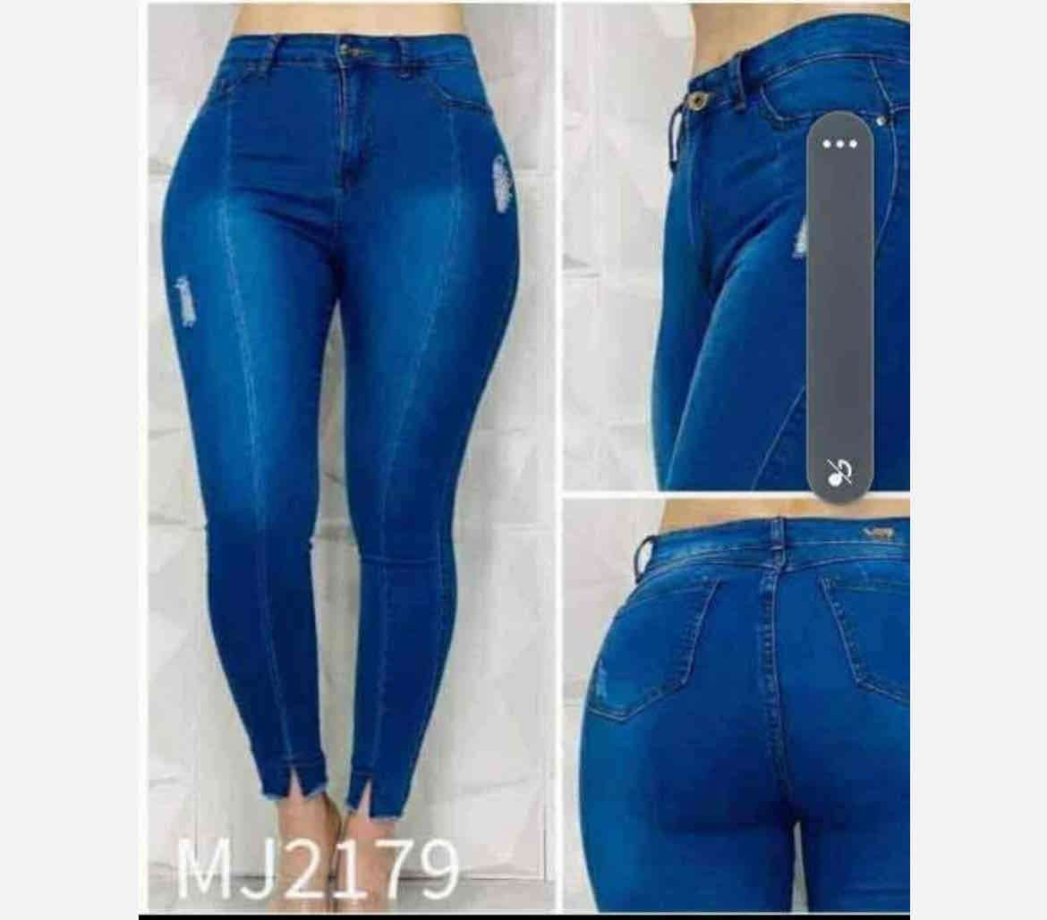Jeans pitillo azul rasgados - miniatura 4