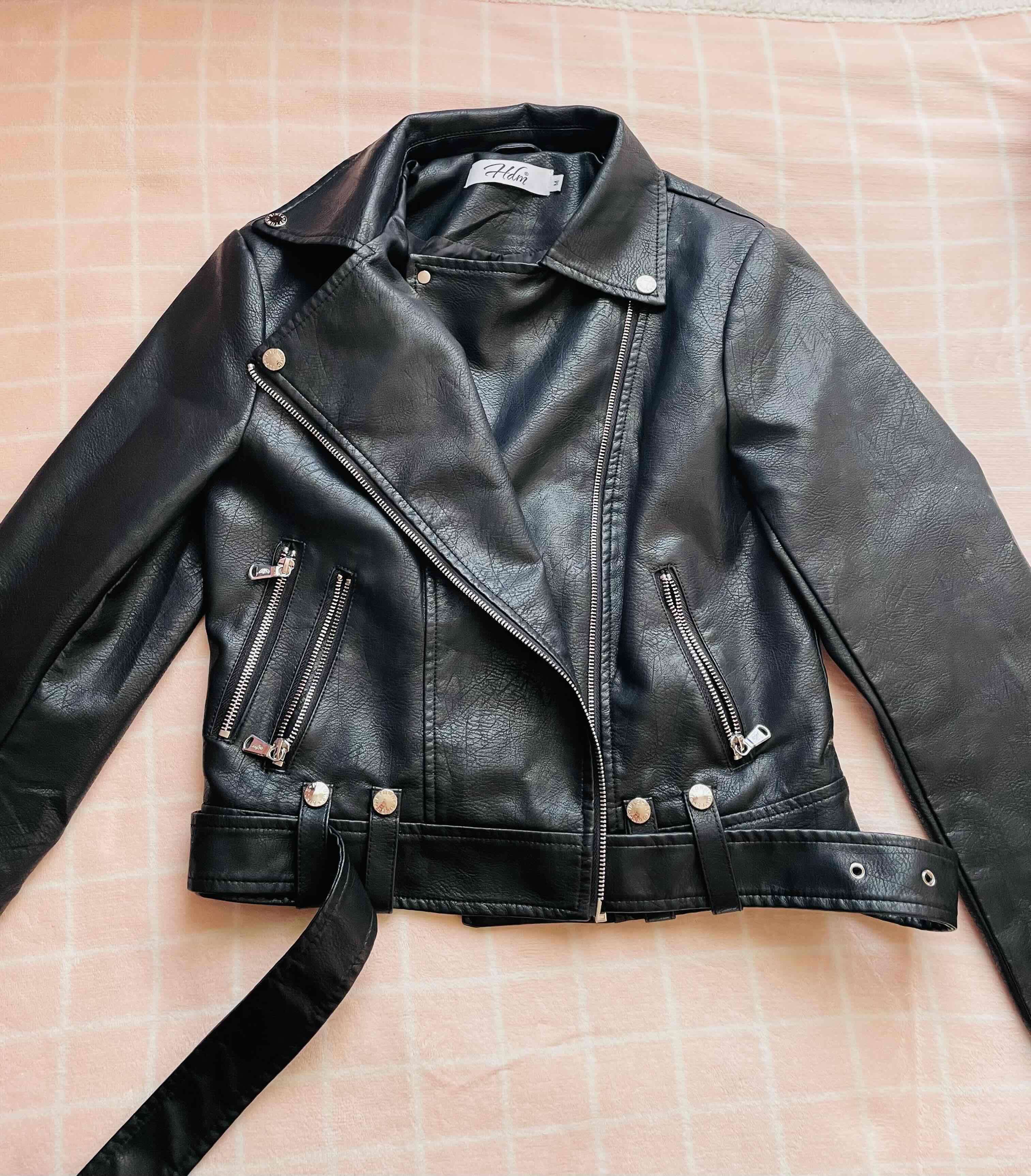 Chaqueta de cuero negra