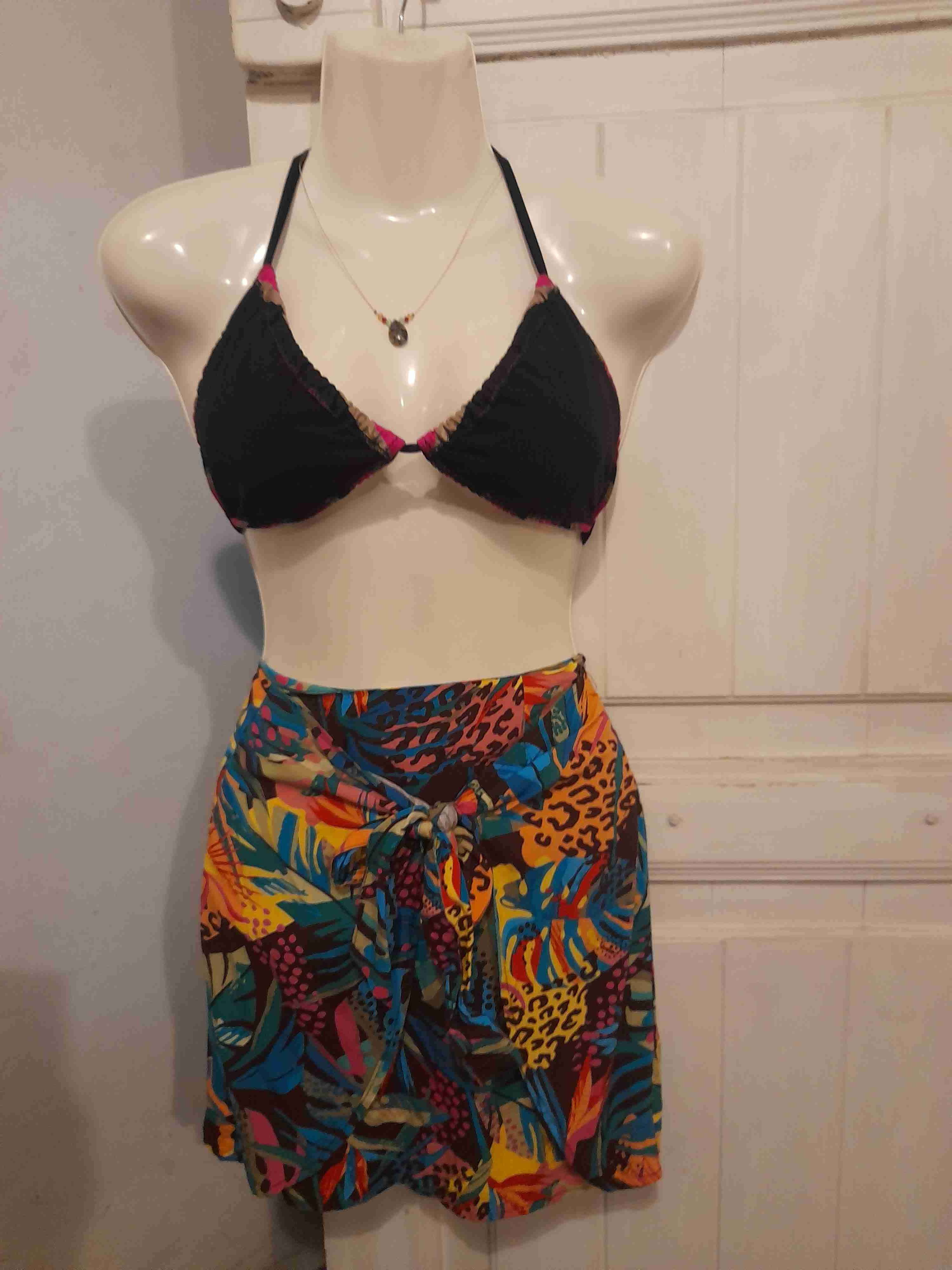 Mini faldas de diferentes tallas y colores - 3