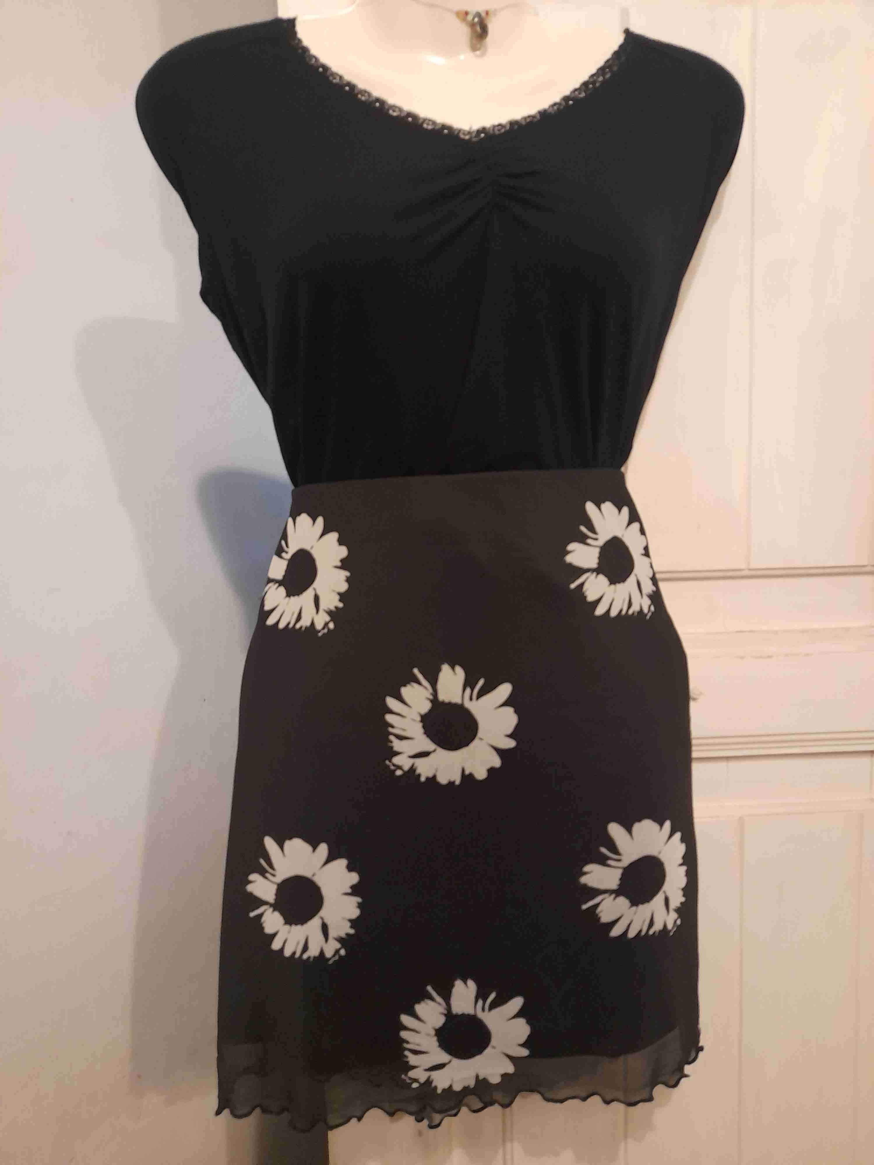 Mini faldas de diferentes tallas y colores - 5