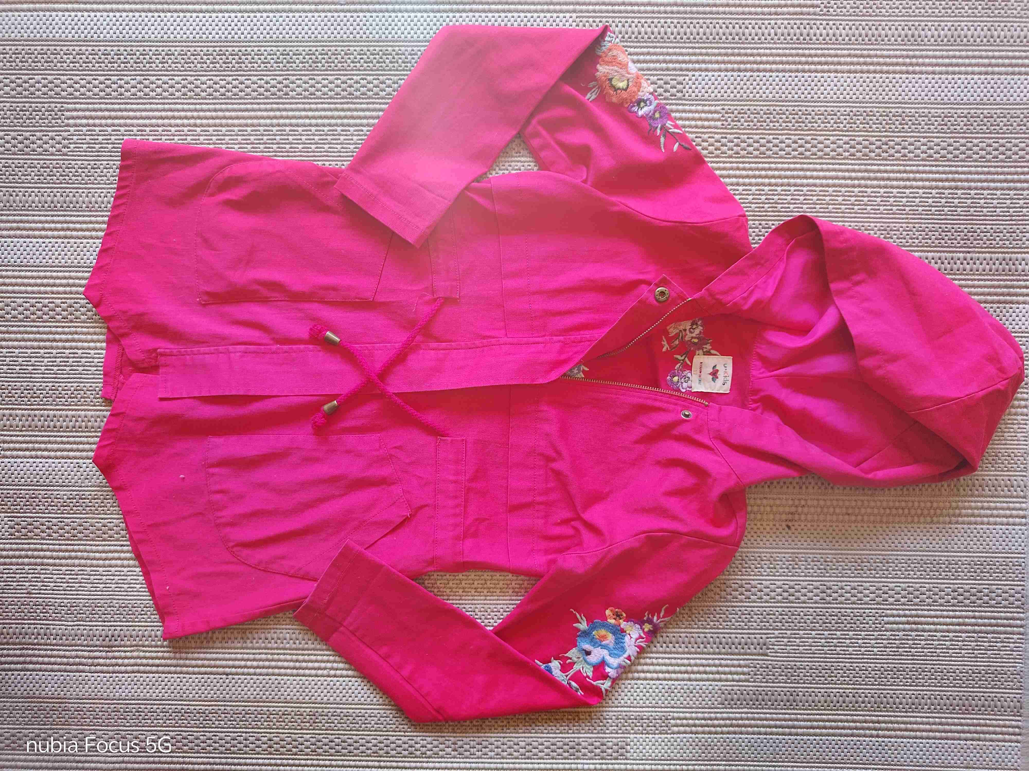 Chaqueta verde estampada con corazón - miniatura 2