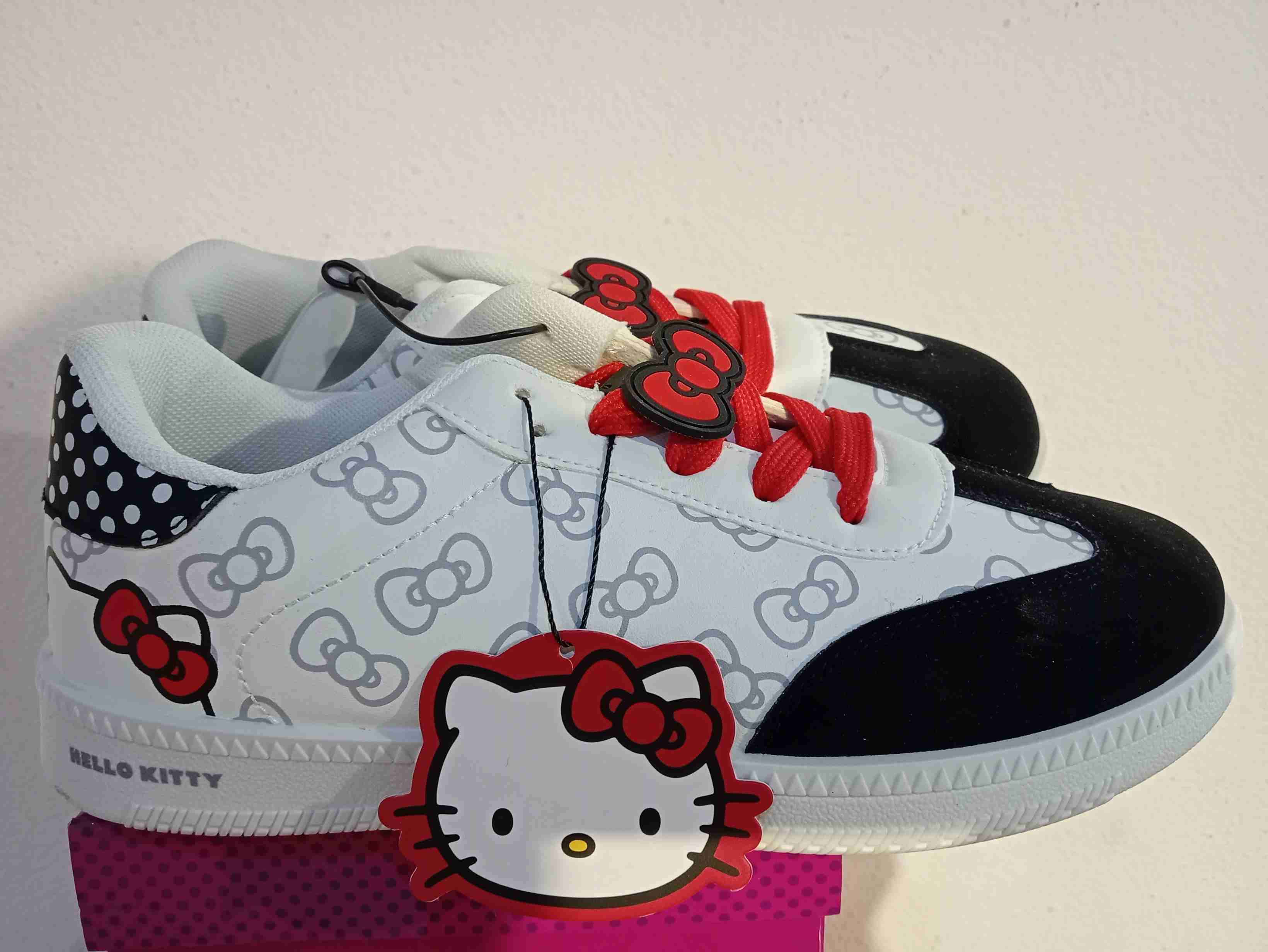 Zapatillas Hello Kitty blancas