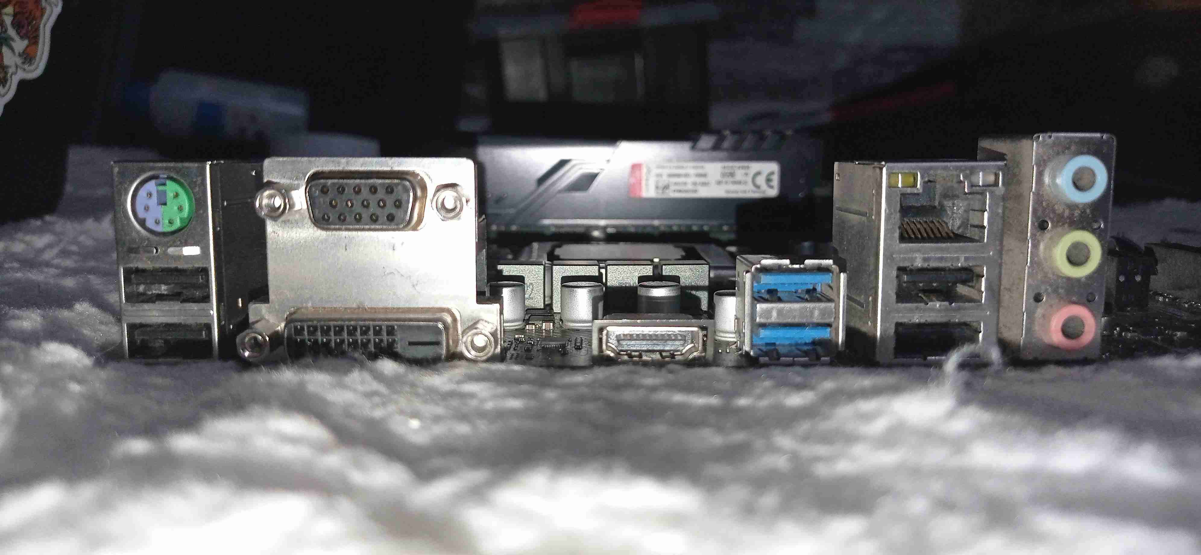 Pc ideal para jugar i3 8100 4 nucleos + 16 gb drr4 - miniatura 3