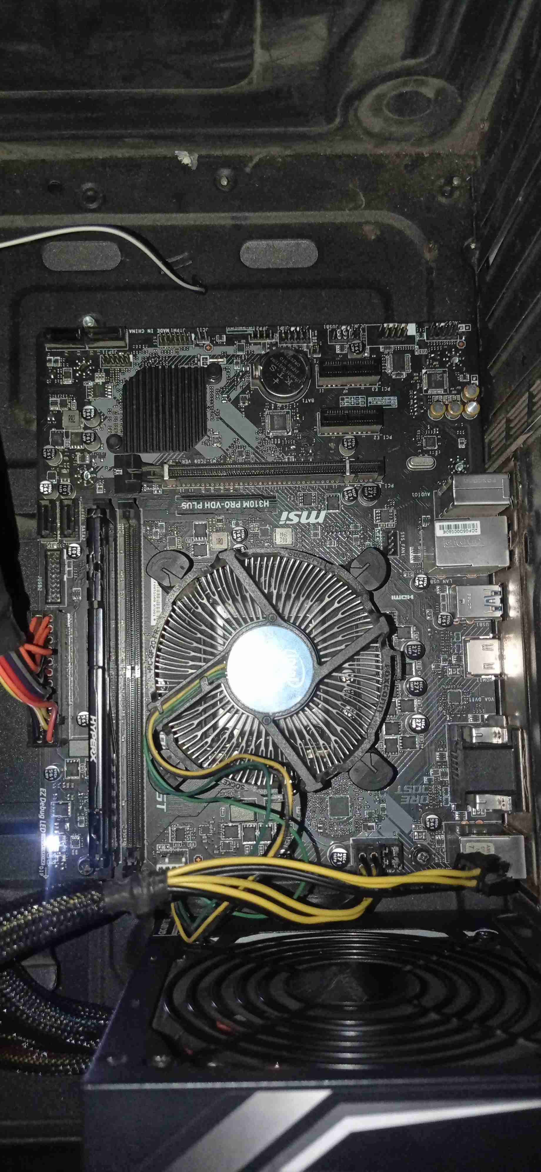 Pc ideal para jugar i3 8100 4 nucleos + 16 gb drr4 - miniatura 4