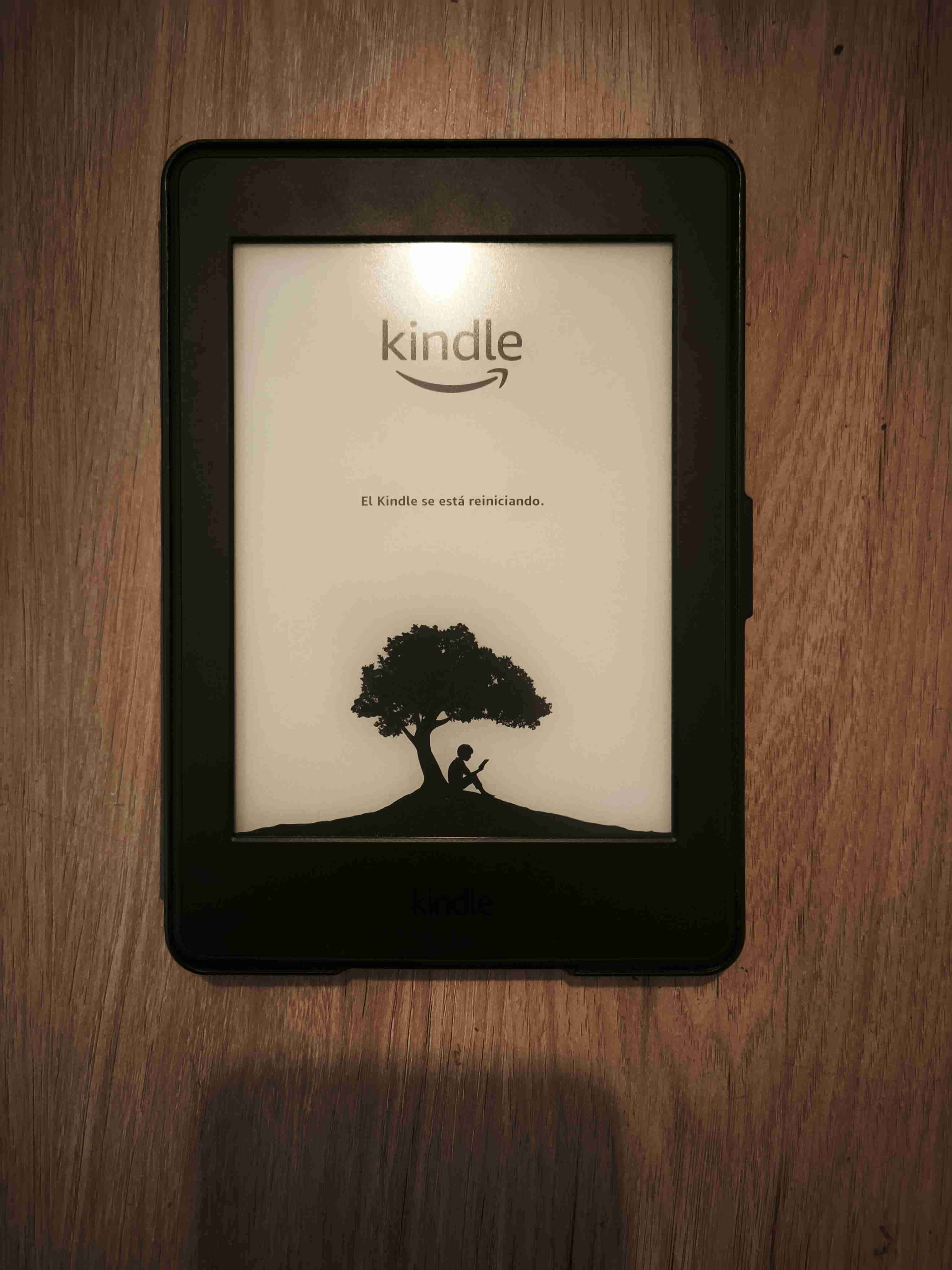 Kindle Paperwhite 4GB 300 PPI + Funda y CajaI - 5