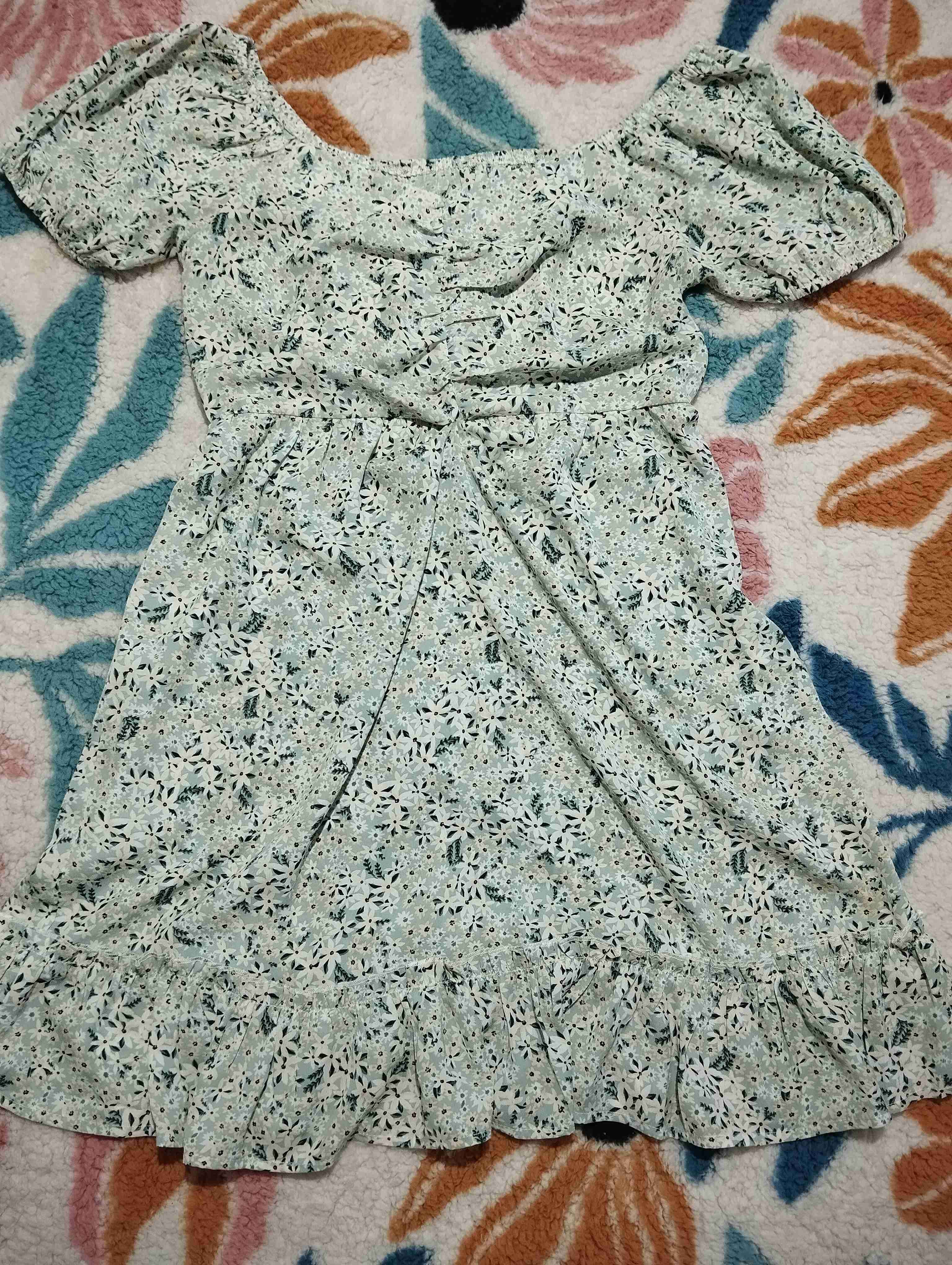 Vestido floral de mangas cortas - miniatura 1