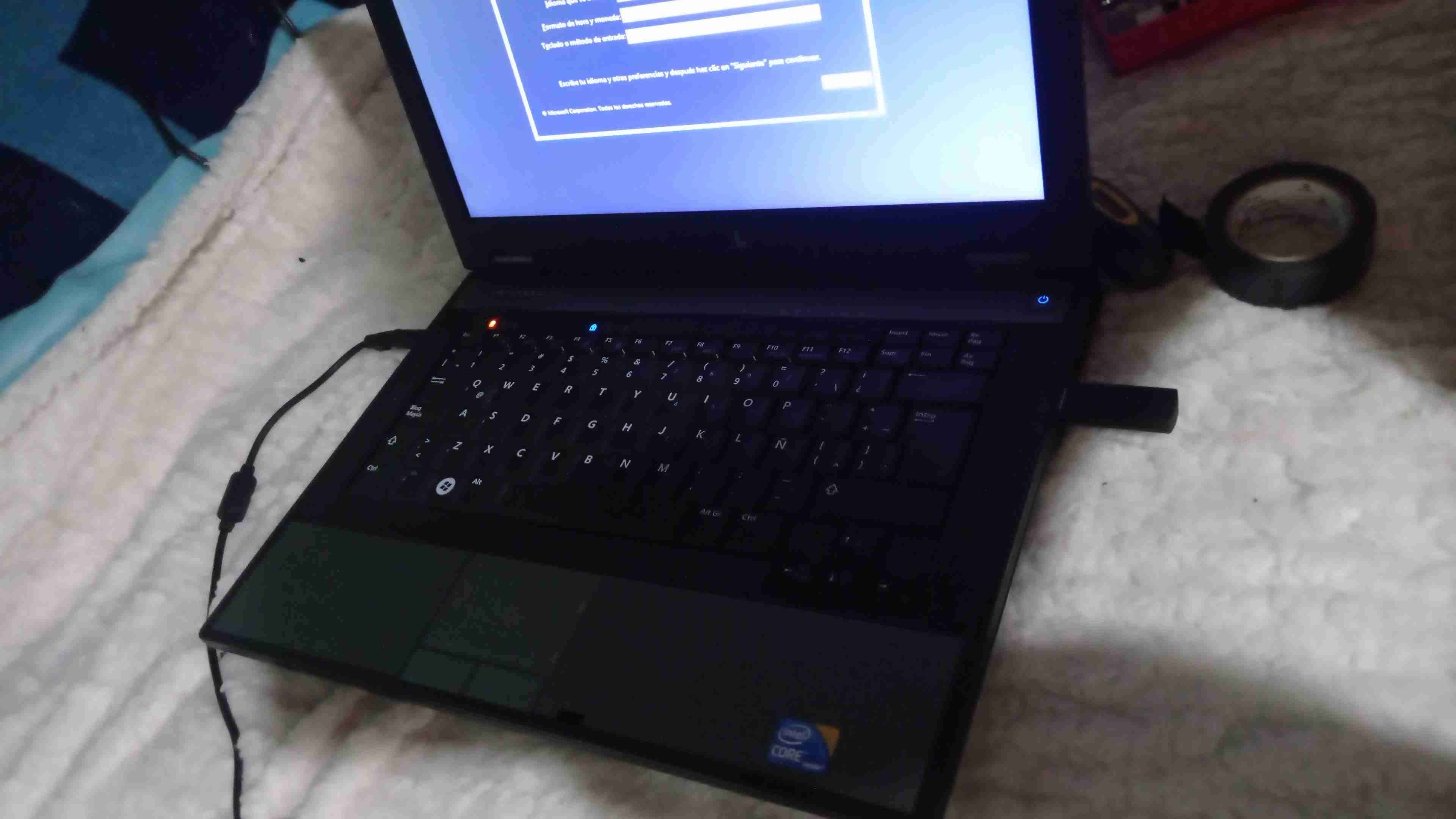 Laptop con i5 de 4 nucleos + ssd 256 GB. - miniatura 1