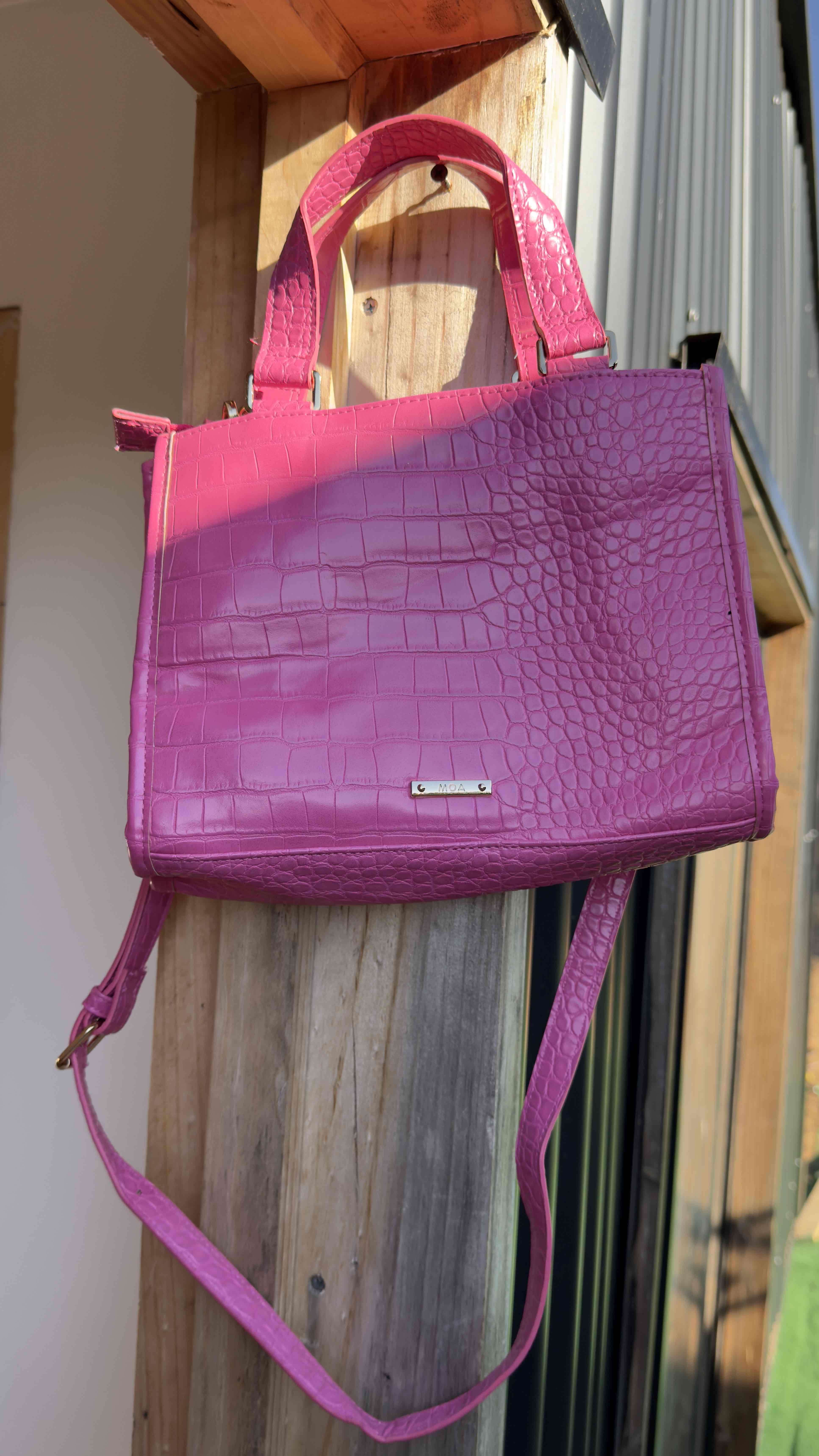 Cartera rosada de mujer - 2